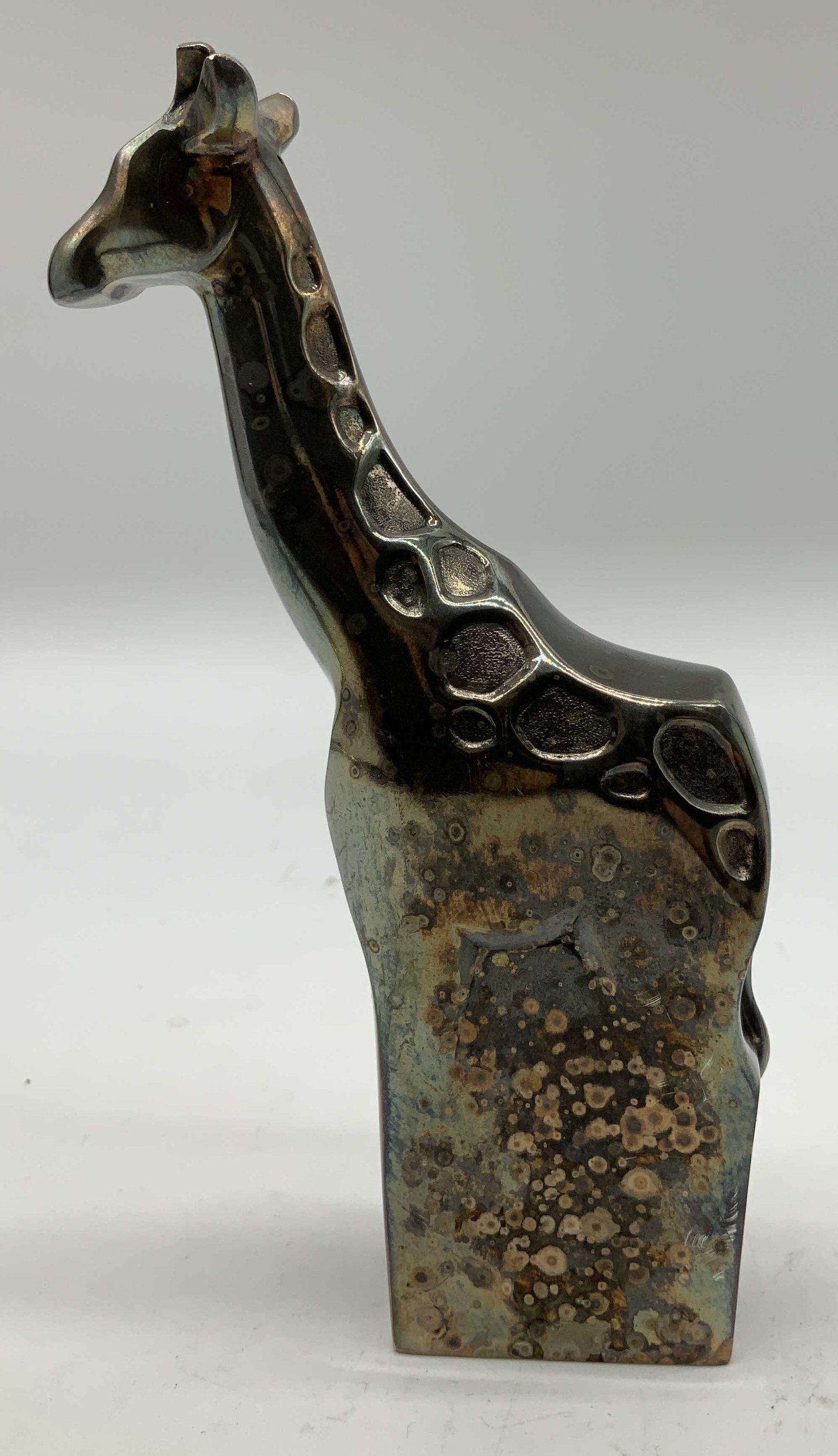 Vtg Dansk Designs Silver Plated Giraffe Fig JAPAN: Vintage Dansk Designs silver-plated giraffe figurine. Textured details. Signed & marked on underside. Reads, DANSK INTERNATIONAL DESIGNS LTD. JAPAN. Surface wear consistent to age, use & exposure.
