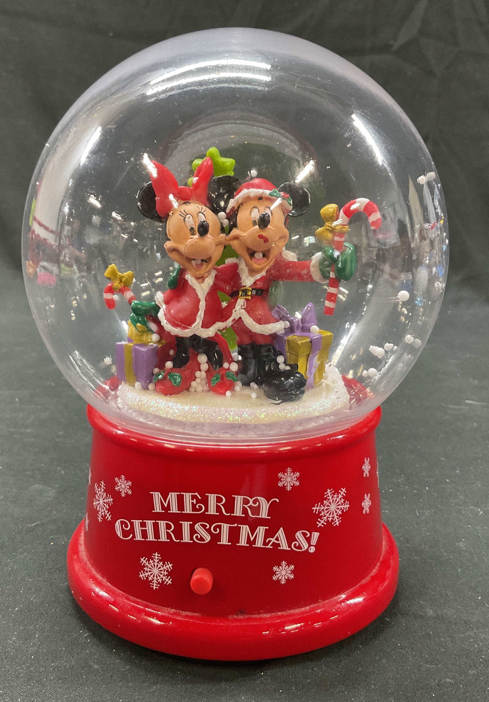 Gemmy Disney Musical Christmas Snow Globe (1 of 8)