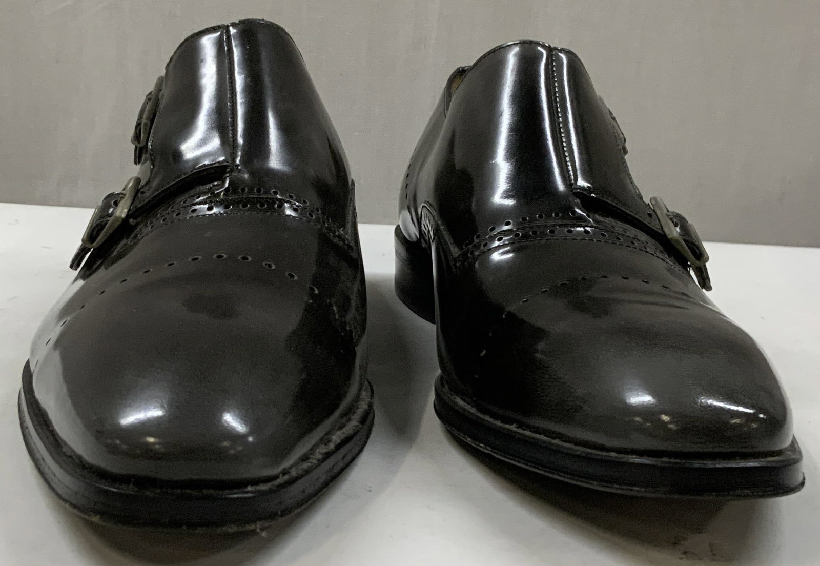 Vntg Mezlan Custom line shoes , Spain: Vintage Mezlan custom line double monk strap shoes. Handmade in Almansa, Spain the shoe capital of the country. Size 10. The double monk strap closure comprised of duel silver tone side buckles. The s
