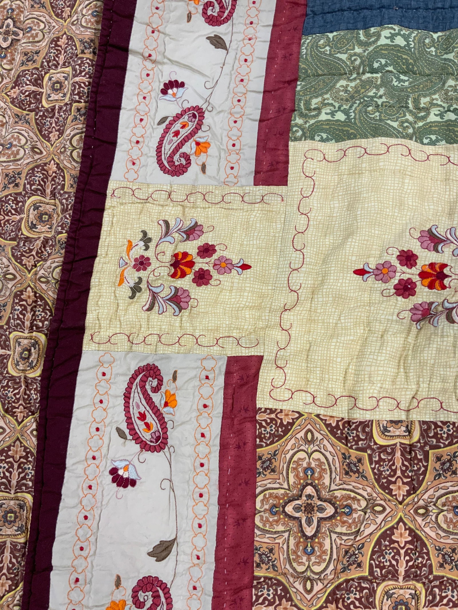 Vntg patchwork cotton quilt - 5