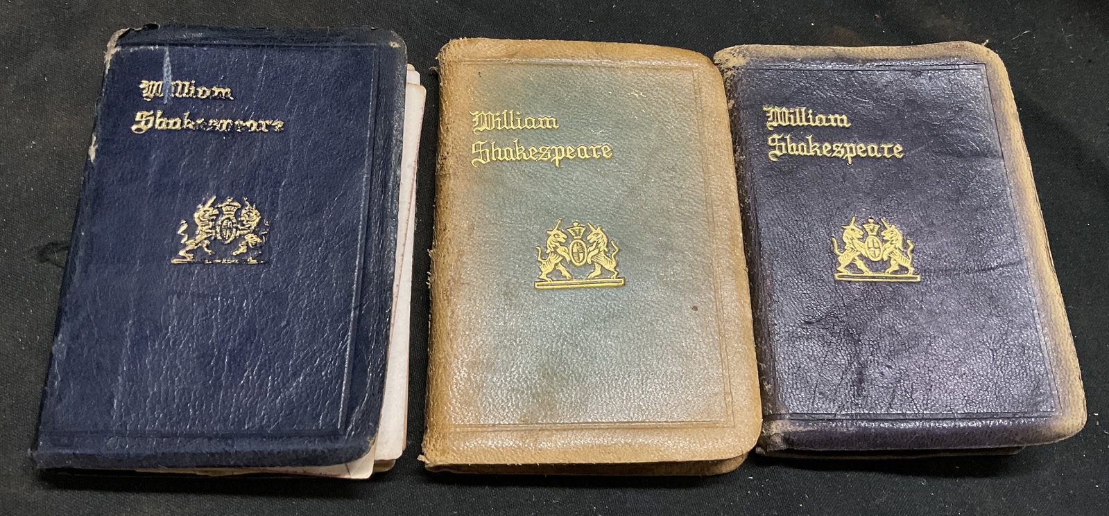 Lt3 ANTQ Knickerbocker Leather Shakespeare Bks (1 of 7)