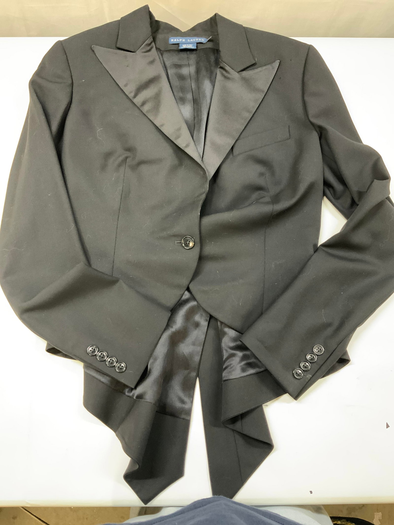 Vntg Ralph Lauren crop tuxedo tailcoat , Italy: Vintage Ralph Lauren tuxedo tailcoat . Made of 100% wool and 100% silk lining, made in Italy. Size 10. The front of the jacket is severely cropped to sit right above the natural waist. The long pointe