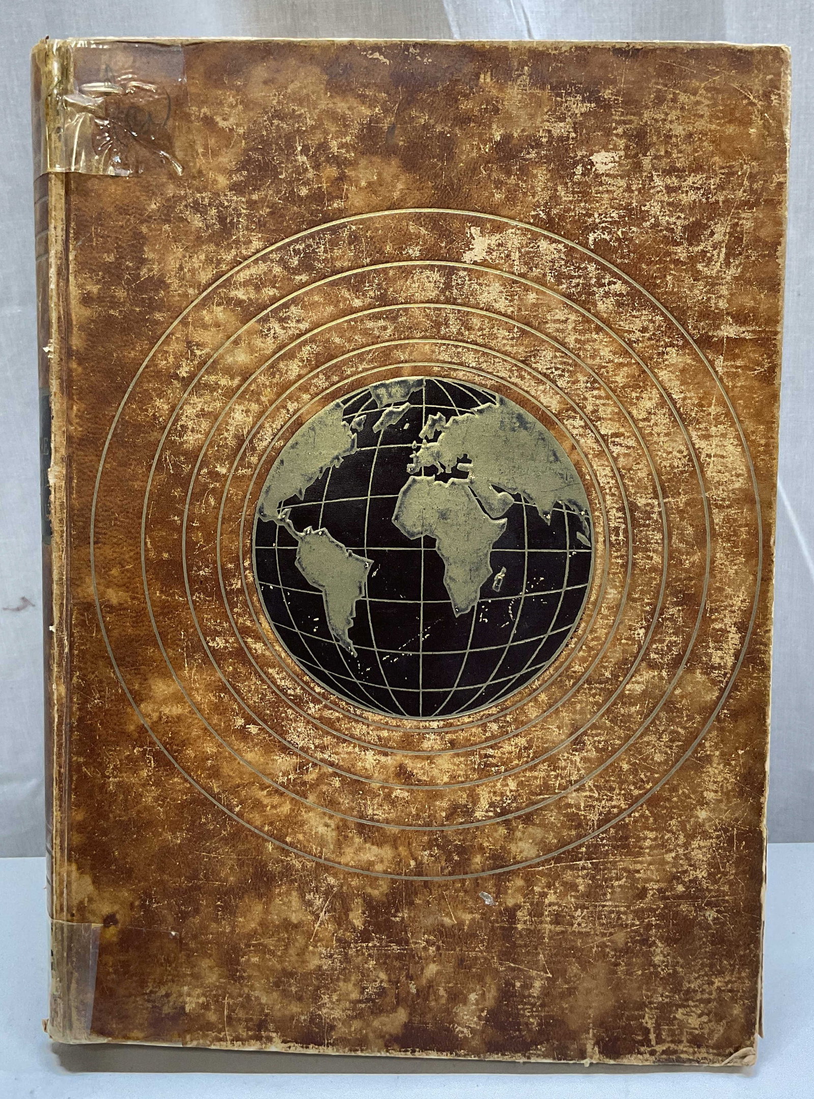 1946 Le Deuxieme Conflit Mondial Illus Bk+: Le Deuxieme Conflit Mondial. Published by Editions G.P., 1946. Text reads in French. Hard cover leather bound with gilt embossed trim and globe motif. Contains illustrations. Measures approx 9 x 12 in