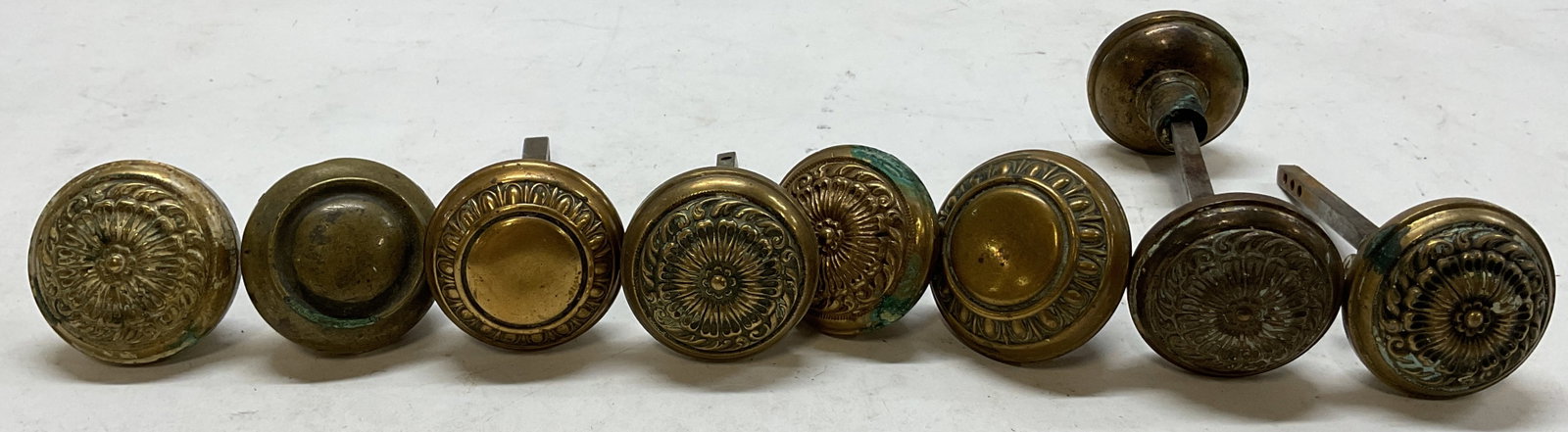 Lot 8 Antique Assorted Brass Door Knobs (1 of 10)
