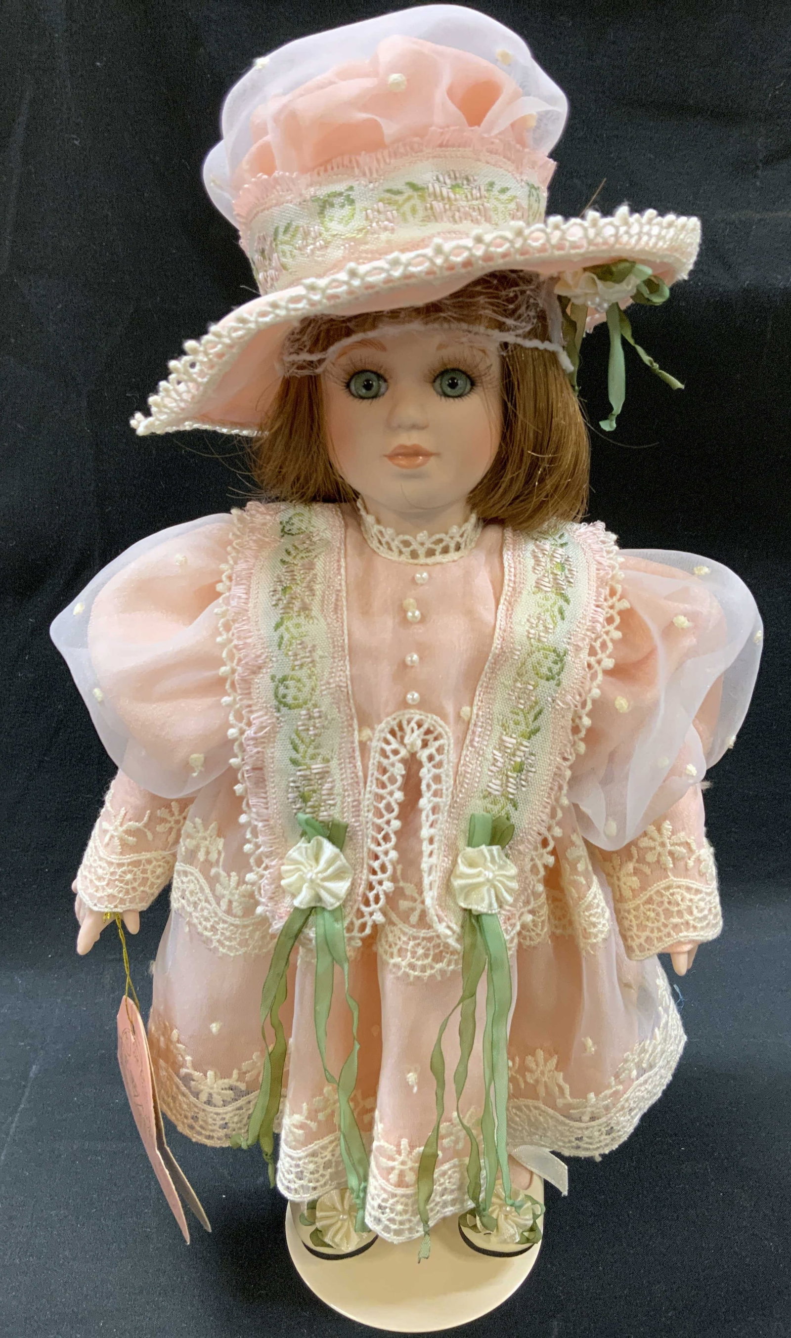 Vtg Maryse Nicole Laurel Porc. Doll w Box (1 of 12)
