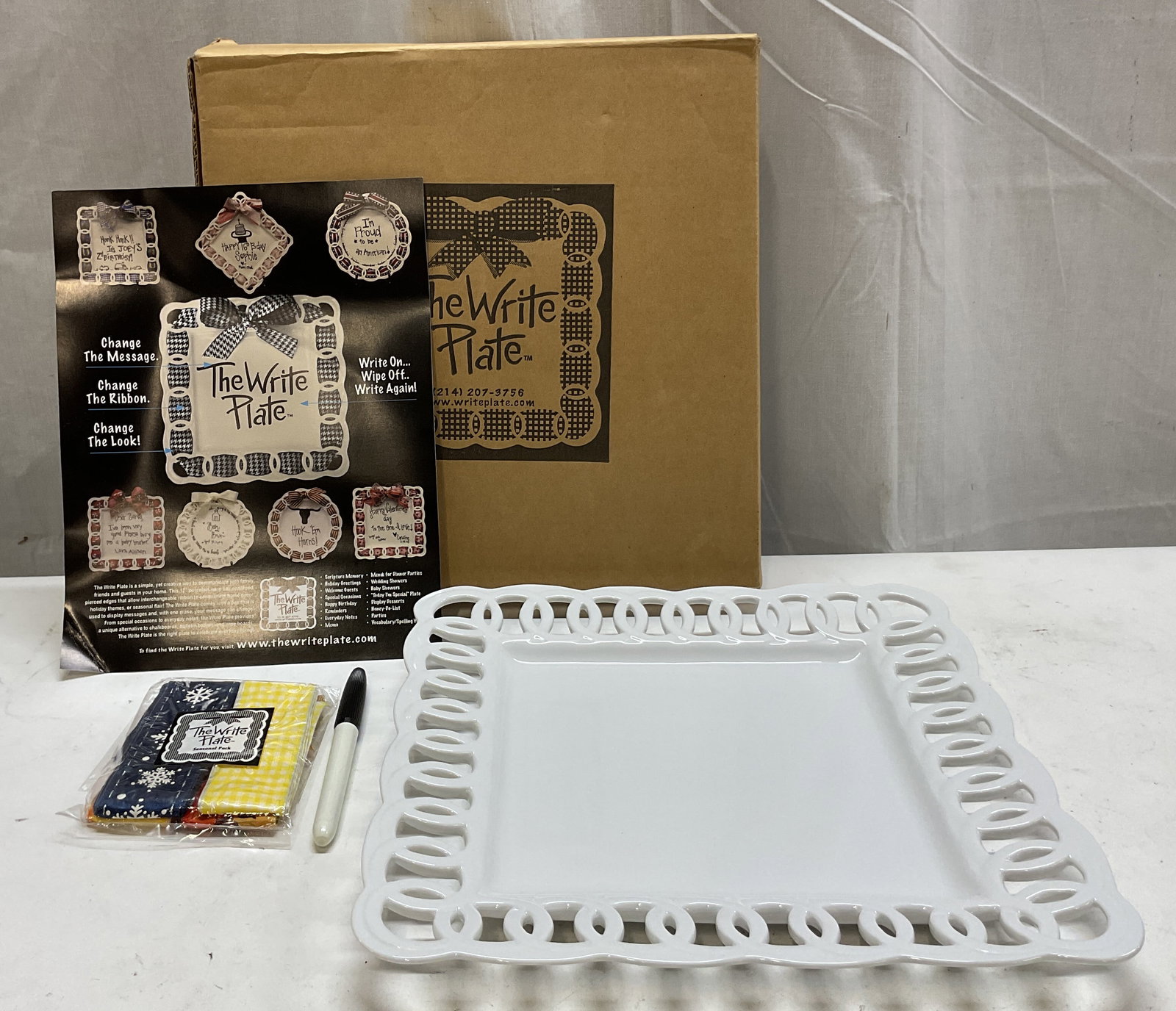 The Write Plate Porcelain W Accessories NIB (1 of 9)