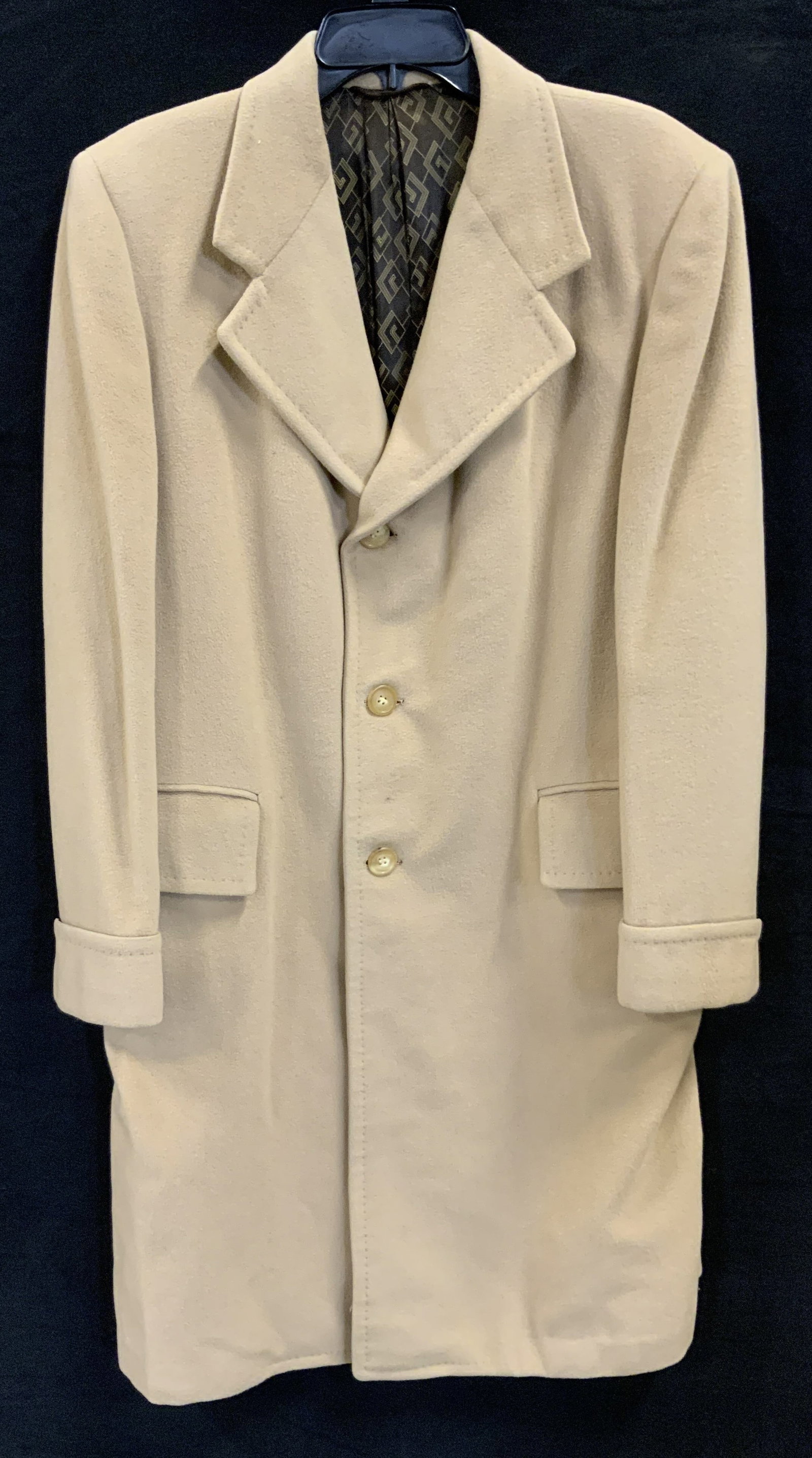 Vntg Summit and George Toth cashmere coat.: Vintage Summit and George Toth cashmere coat. The coat showcases elite mid century craftsmanship through a unique production process that blended commercial manufacturing with independent local