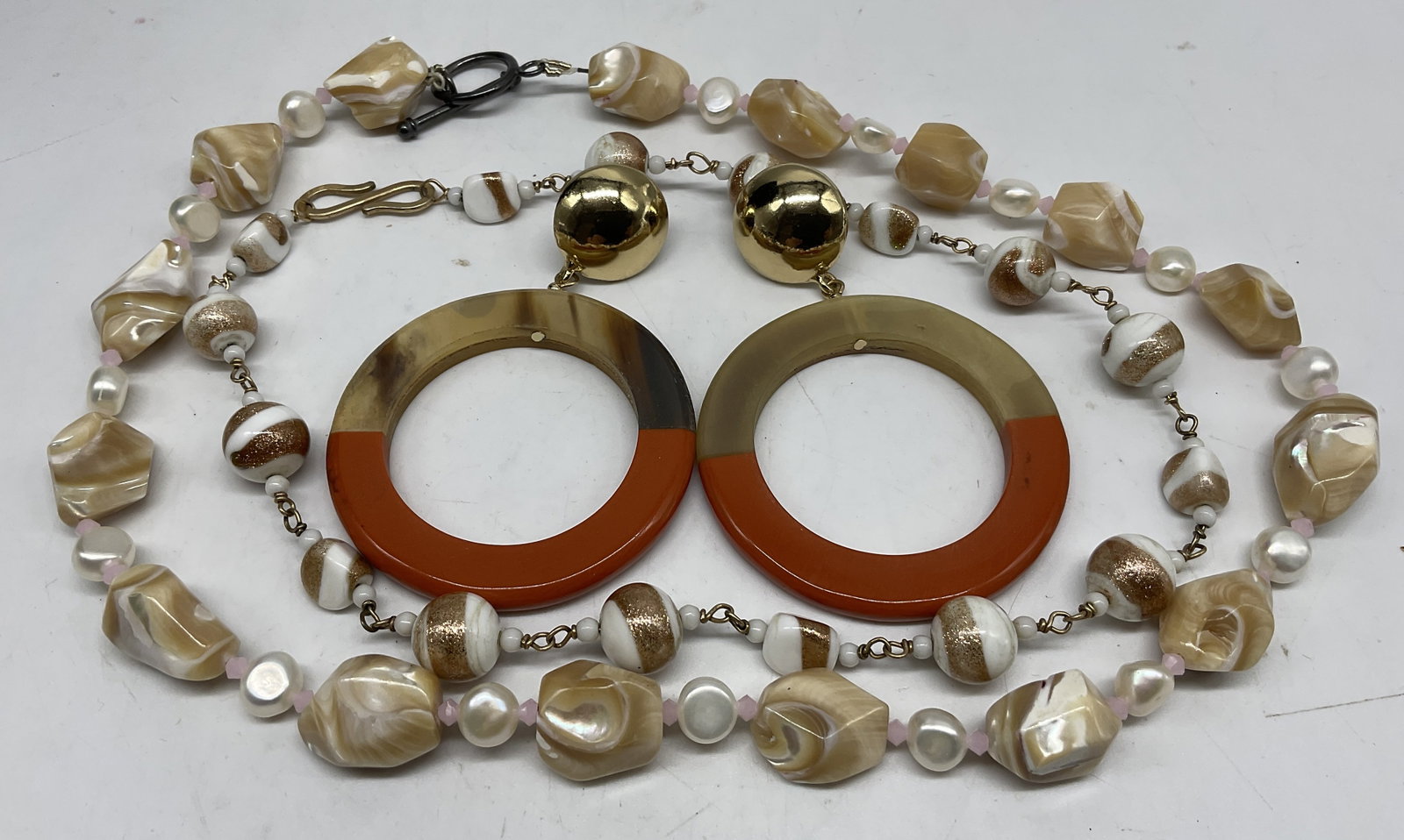 GrpLt3 VTG Two-Tone Necklaces & Earrings (1 of 7)