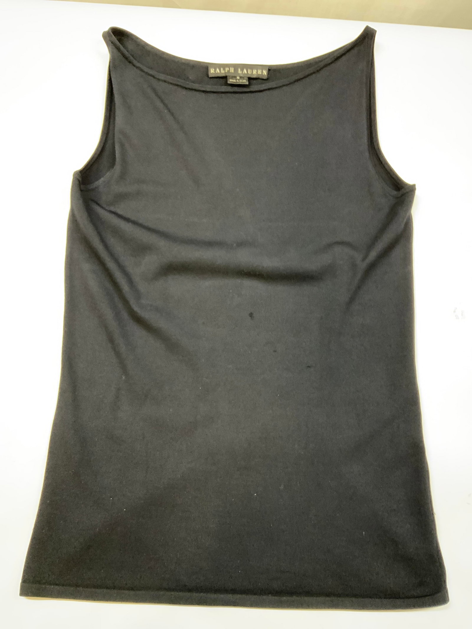 Ralph Lauren knit boatneck shell tank top: Ralph Lauren knit boatneck shell tank top. Made of a silk nylon blend fabric. Size small. Designed with a classic wide boatneck neckline that cuts straight across the collarbone. It has structured sho