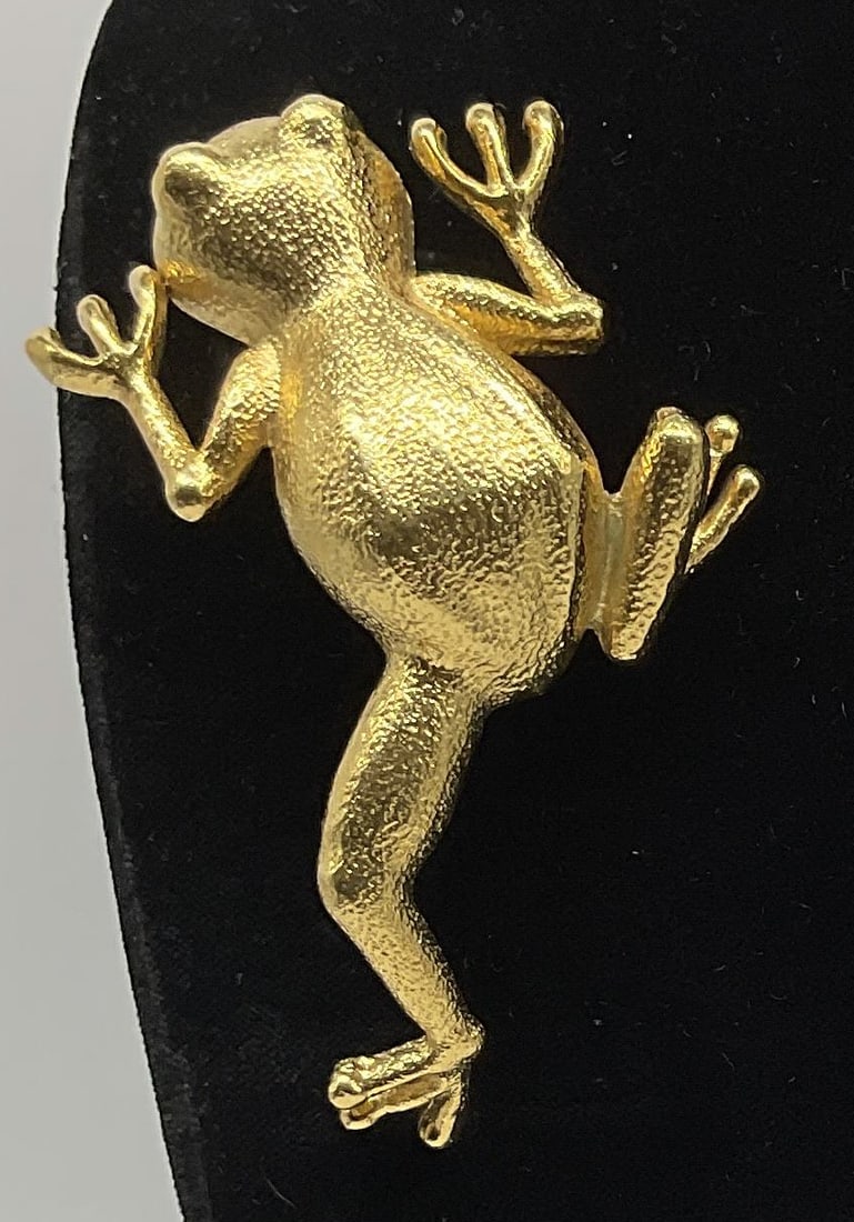 VINTAGE Gold-Toned Frog Costume Brooch: Vintage Gold-Toned Frog Costume Brooch. Textured. In leaping position. Oxidization present. Measures approx 3 inL. vintage jewelry, gold-toned, frogs, costume brooches, pins 8 J