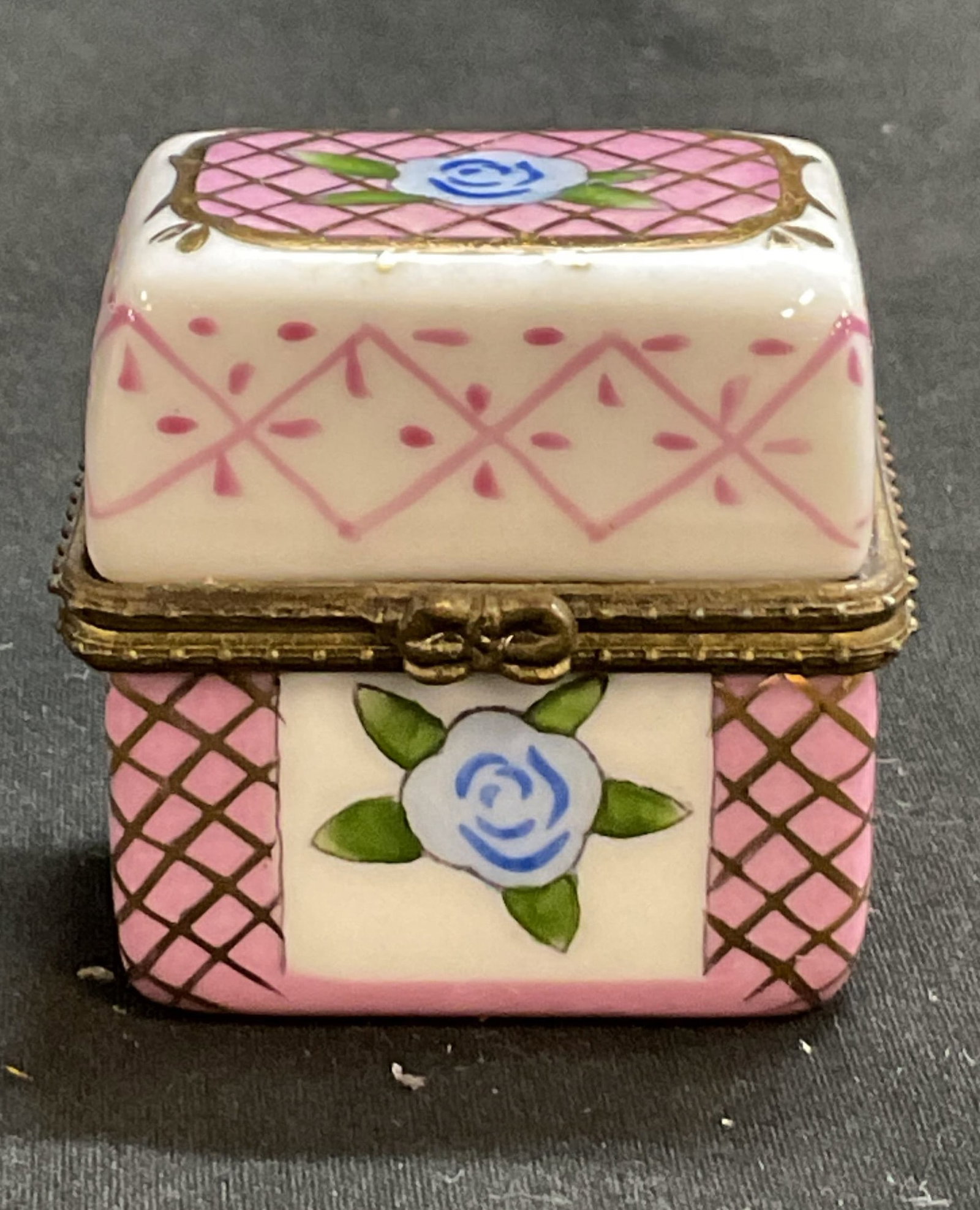 Twos Company Porcelain Hinged Trinket Box (1 of 8)