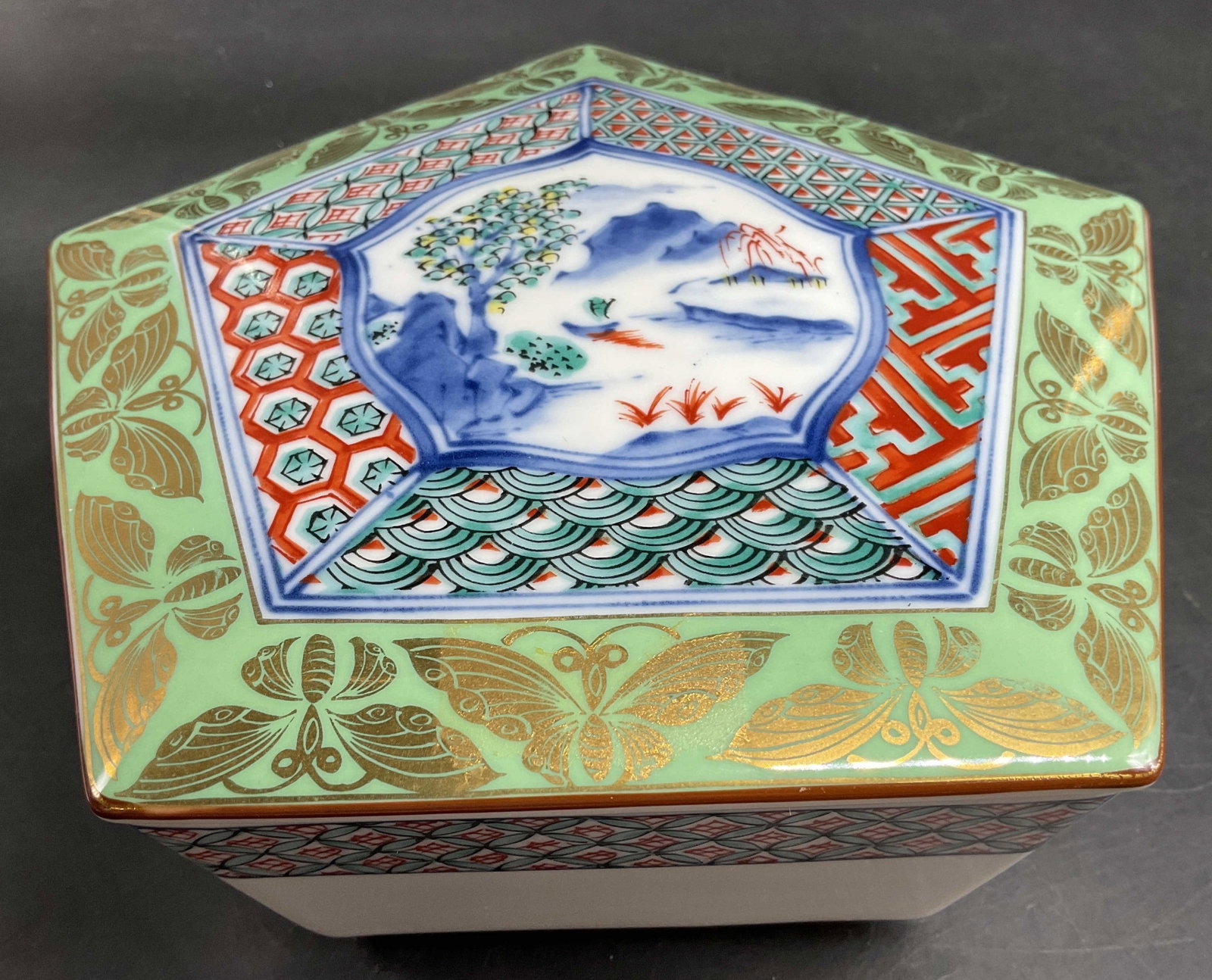 Sgnd Porcelain Japanese Hexagonal Box (1 of 9)