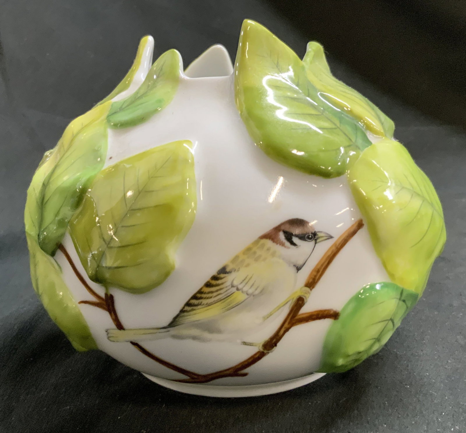 HEREND hand Painted Bird and Leaf Bowl (1 of 8)