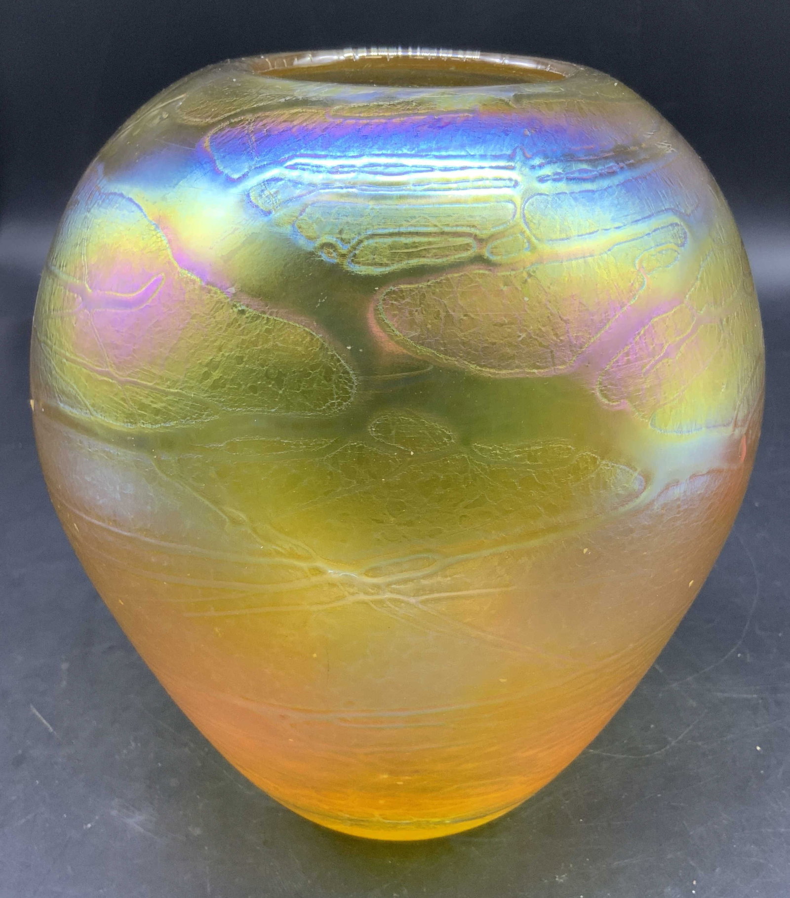 BELLEAU Hand. Lawn Art Glass Vase: Christopher BELLEAU signed Art glass vase, American studio glass artist based in Rhodesia island, USA, deep organic swirls of yellow amber and green tones visible through clear casing, measures ht app
