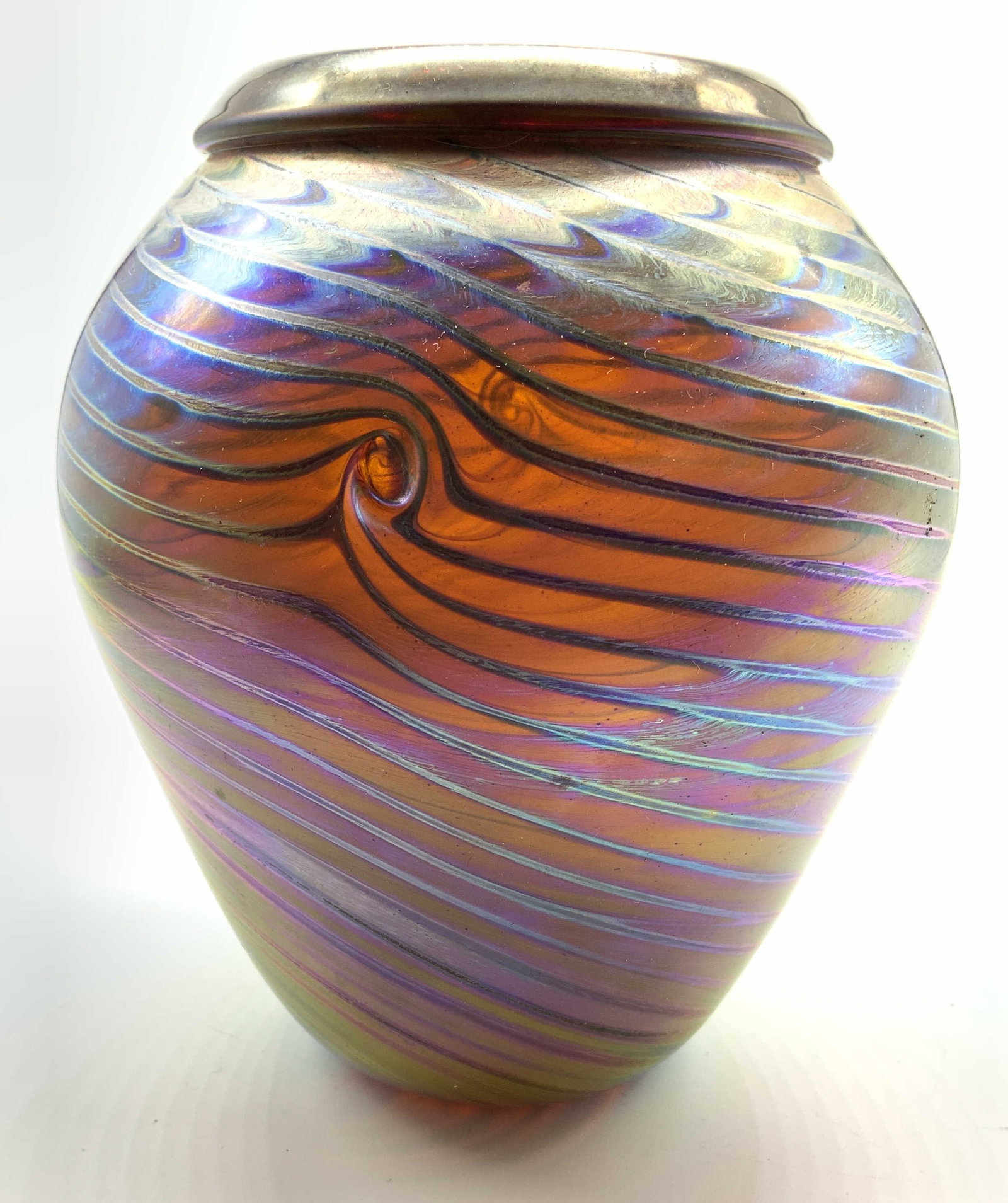 Signed Gibbey Hand blown Ir Art glass vase (1 of 12)