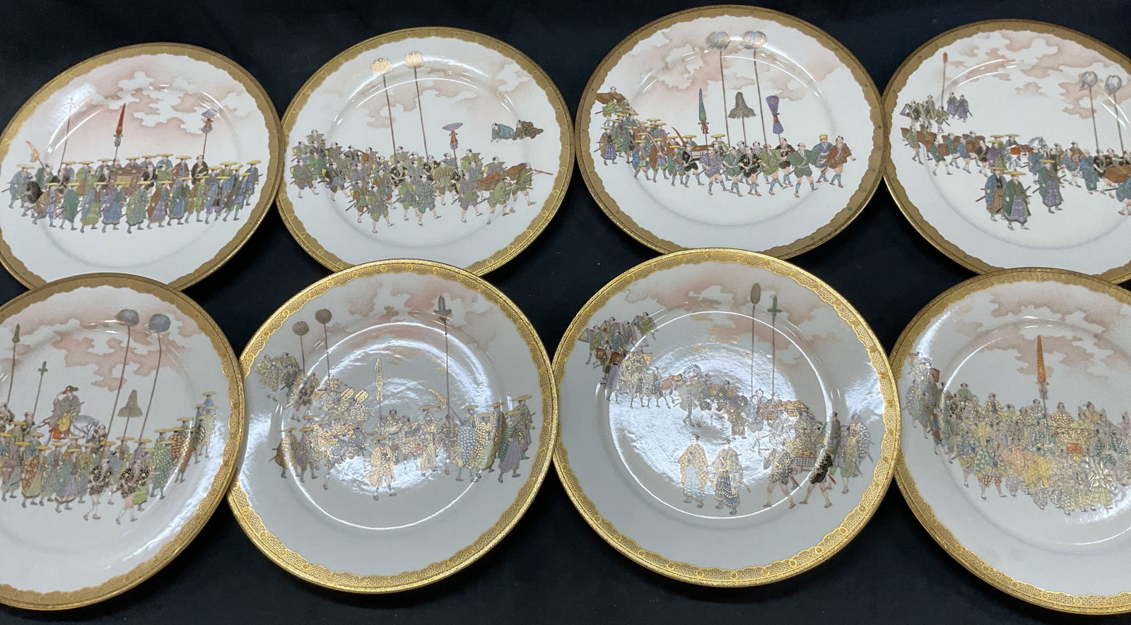 Set 8 Antq Satsuma Procession Plates Japan (1 of 14)