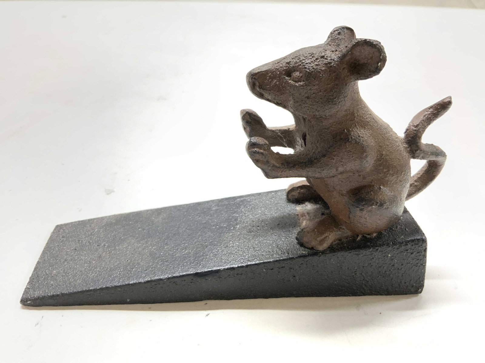 Vntg Cast Iron Mouse Doorstop (1 of 8)