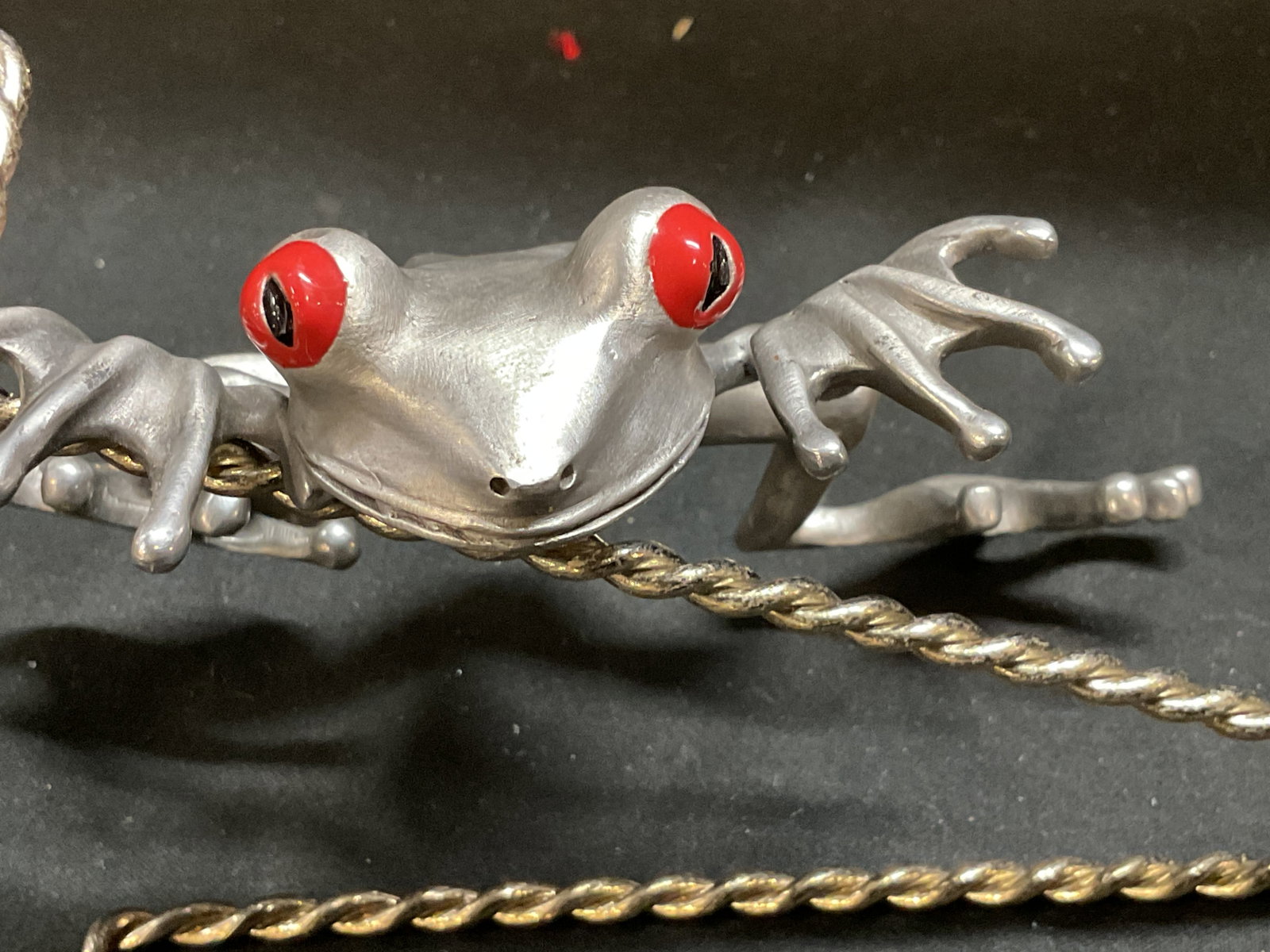 Vintage Stepper Solid Pewter Tree Frog Figurine - 7
