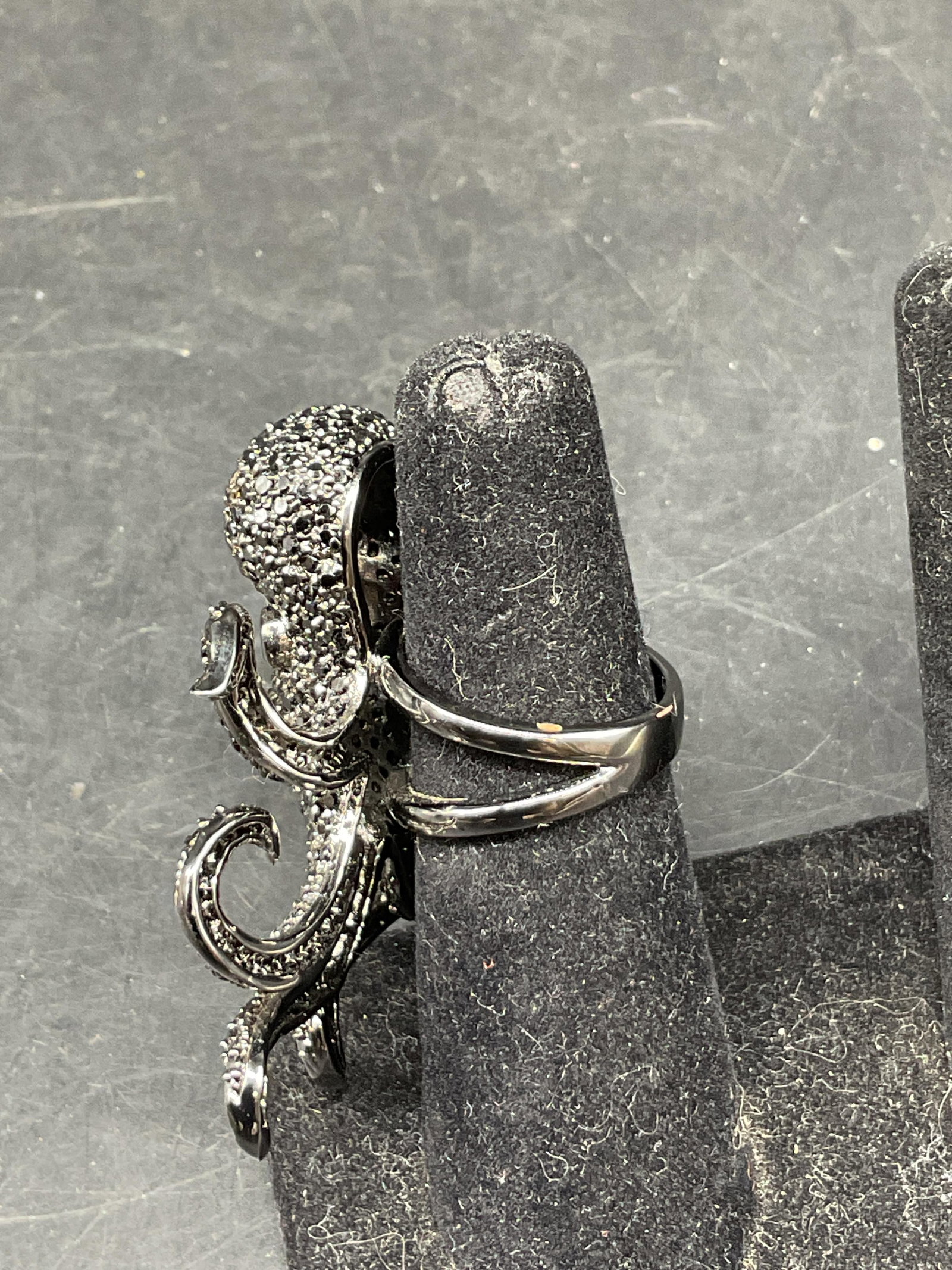 Vintage NOir Black Octopus Statement Ring - 2
