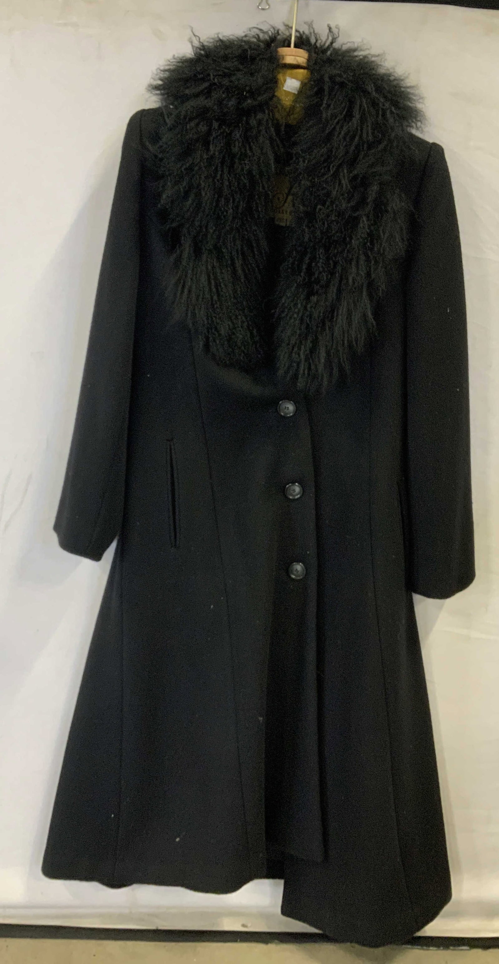 Vntg ANDREA COLLECTION fur collar peacoat, USA: Vintage ANDREA COLLECTION fur collar peacoat. Made in the USA from a wool nylon blend in size 12. A defining element of this model is the ultra plush textured curly collar, most likely made from Fox f