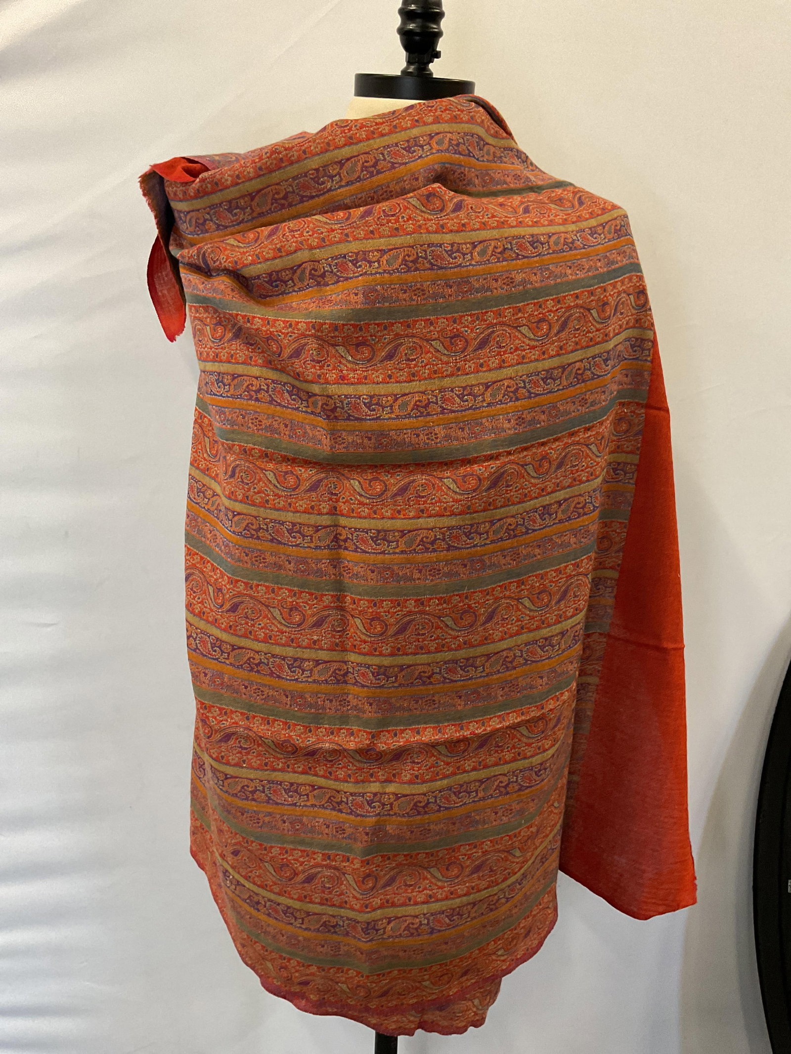 Vntg paisley patterned shawl - 7