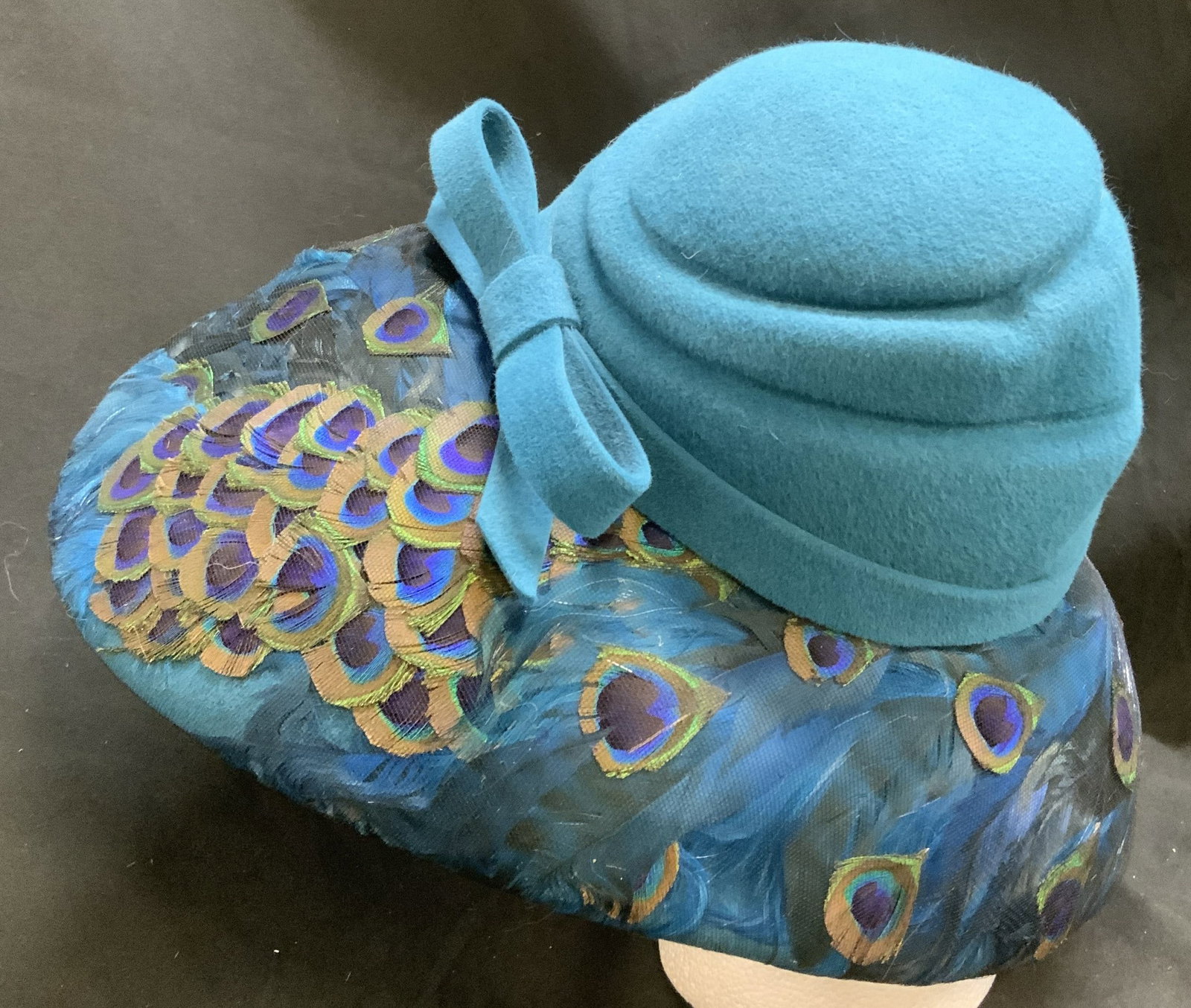 Vtg Brenda Waites Bolling Peacock Feather Hat USA (1 of 9)