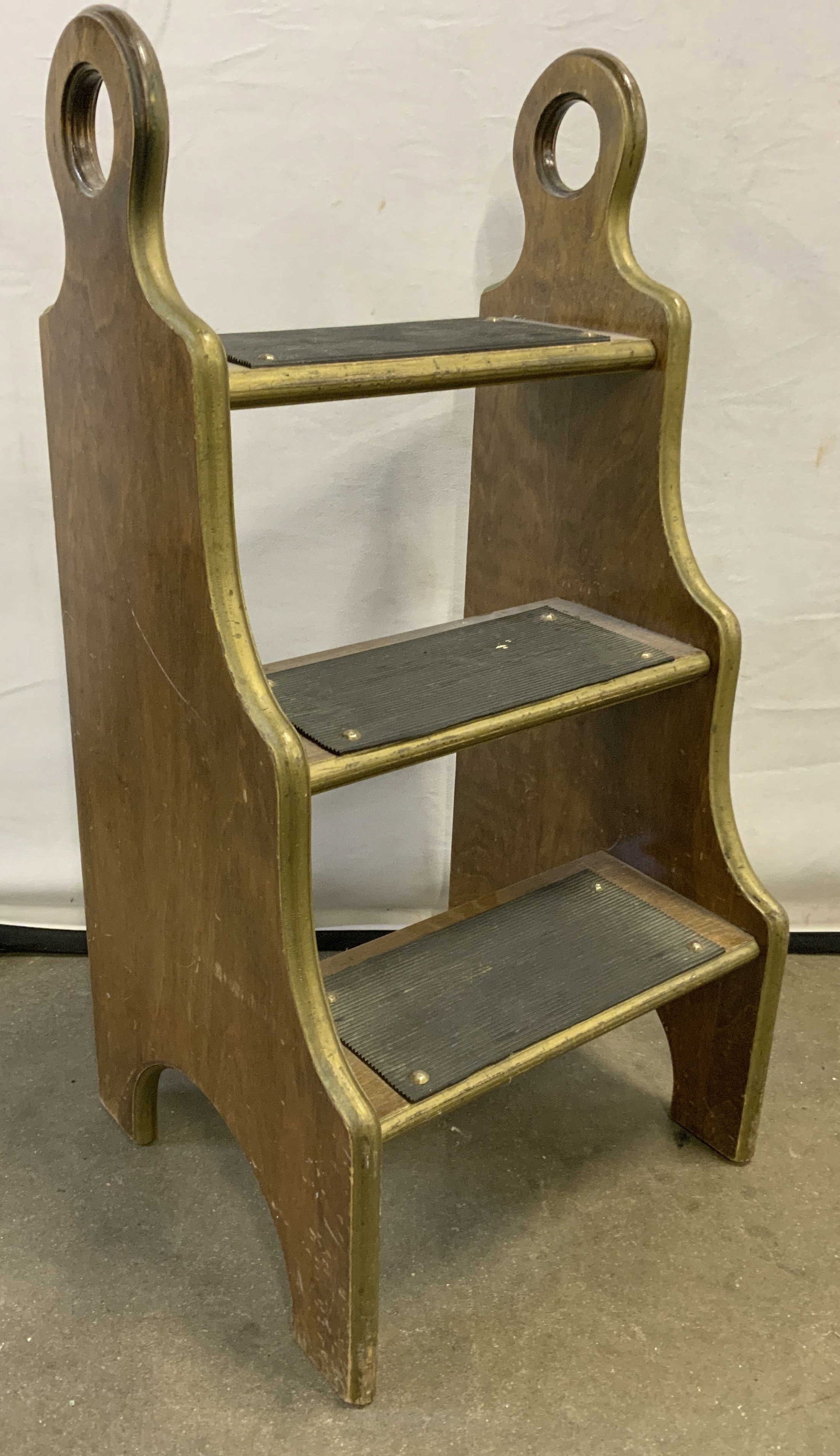 Vntg Wood 3 Step Step Stool w Circular handles (1 of 6)