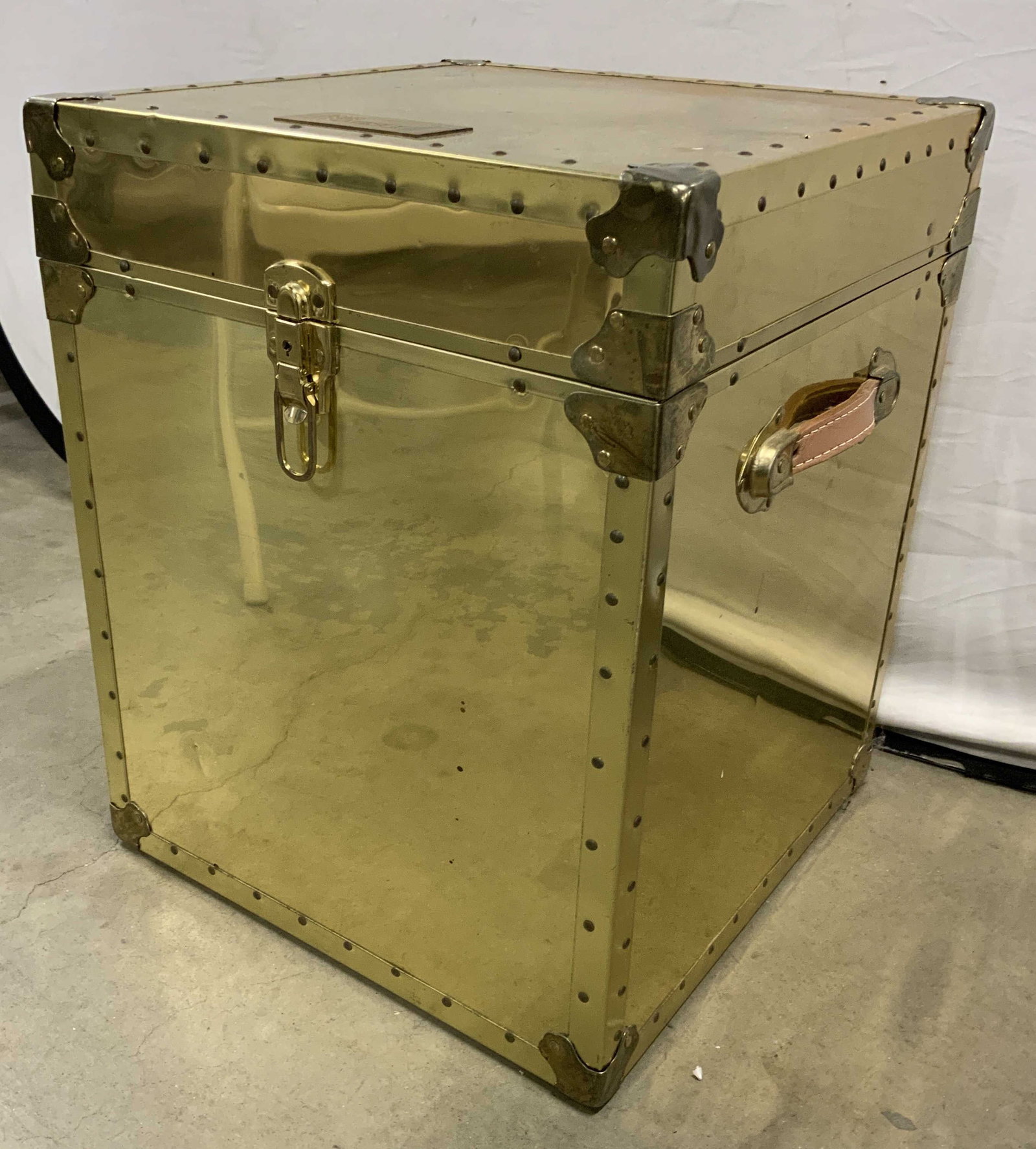 Vntg RJR Nabisco Brass Biscuit Trunk (1 of 11)
