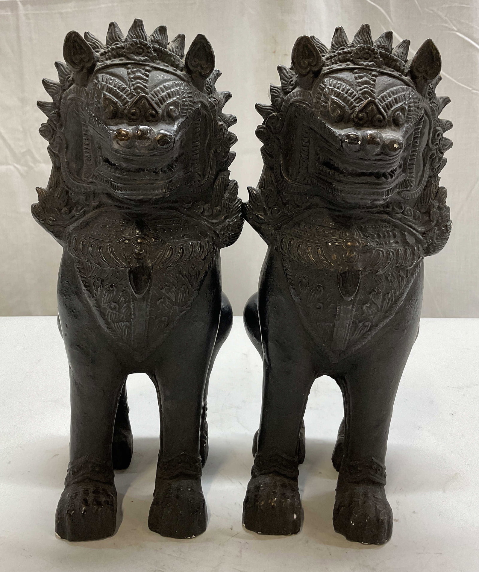 Pair Austin Productions Ceramic Lion Sculptures (1 of 10)