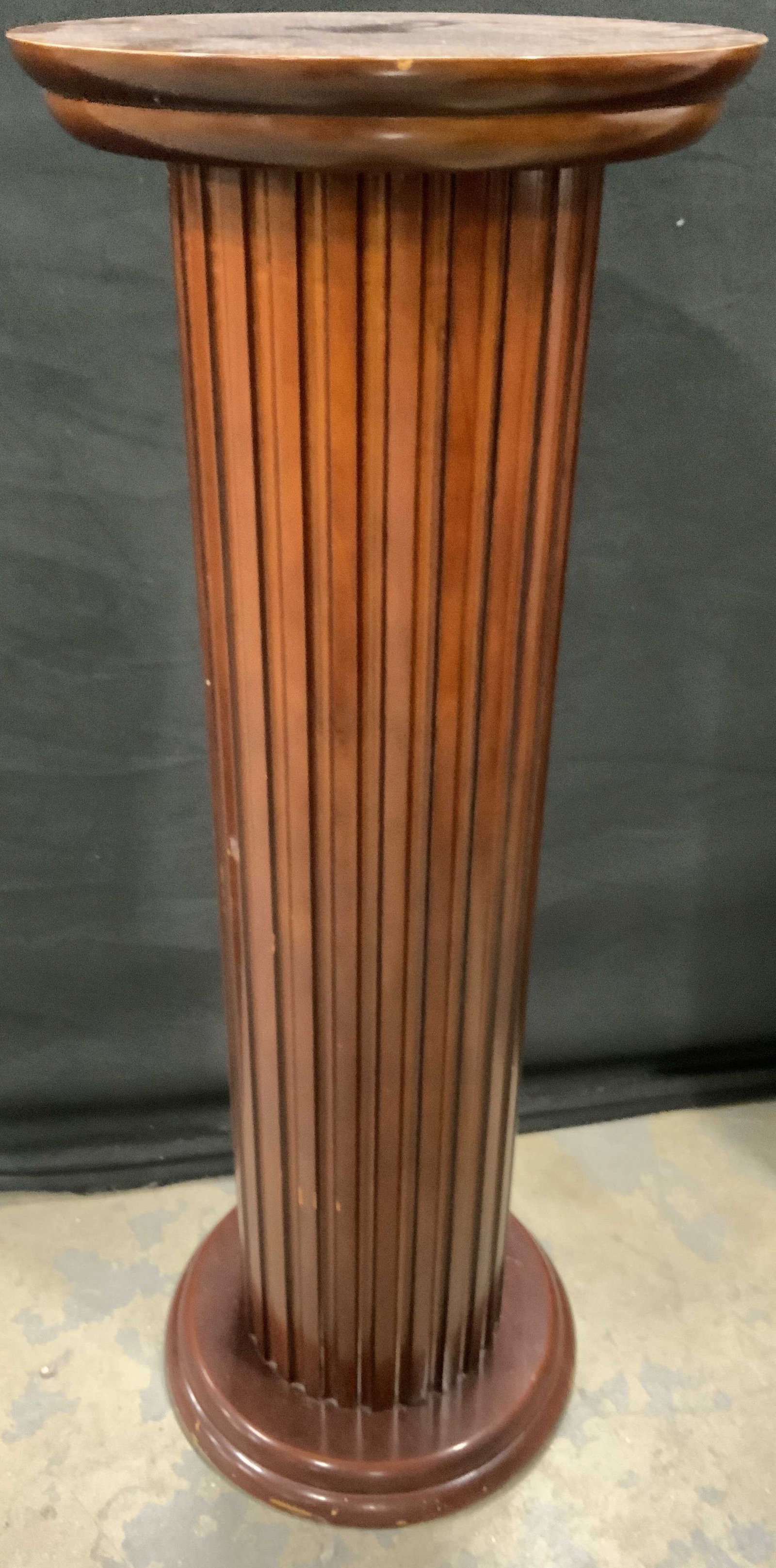 Classic Fluted Wood Pedestal Display Stand (1 of 7)