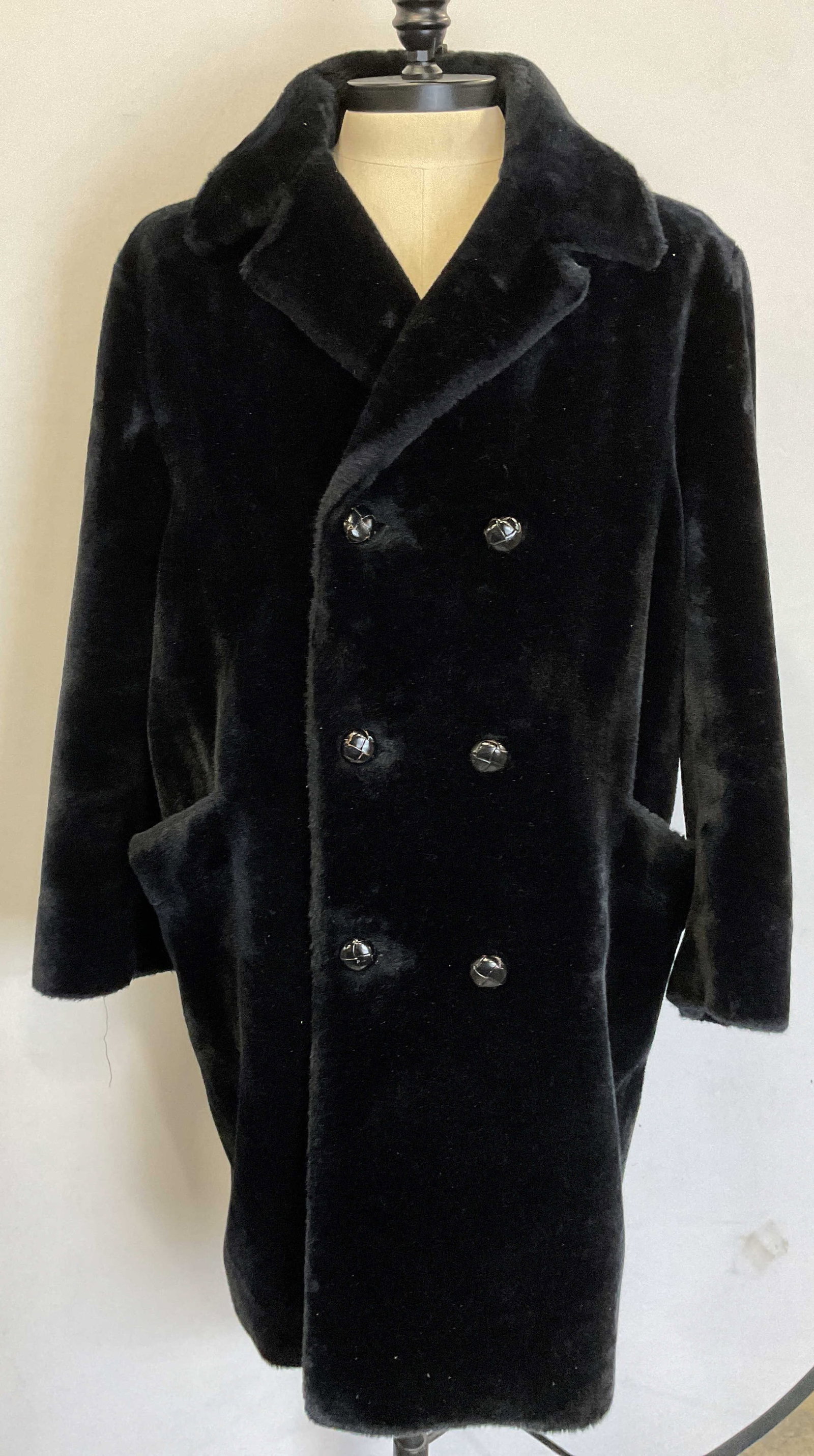 Vntg BORG ALASKAN fur overcoat, 1970s (1 of 6)