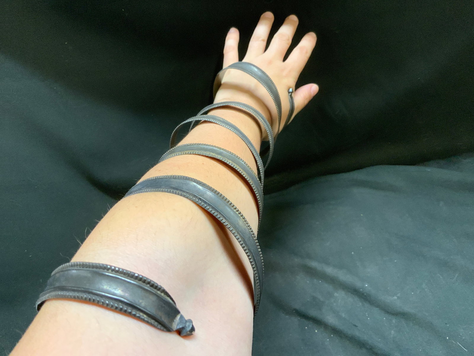 Vtg Silver-Toned Spiral Upper Arm Cuff Bracelet (1 of 6)