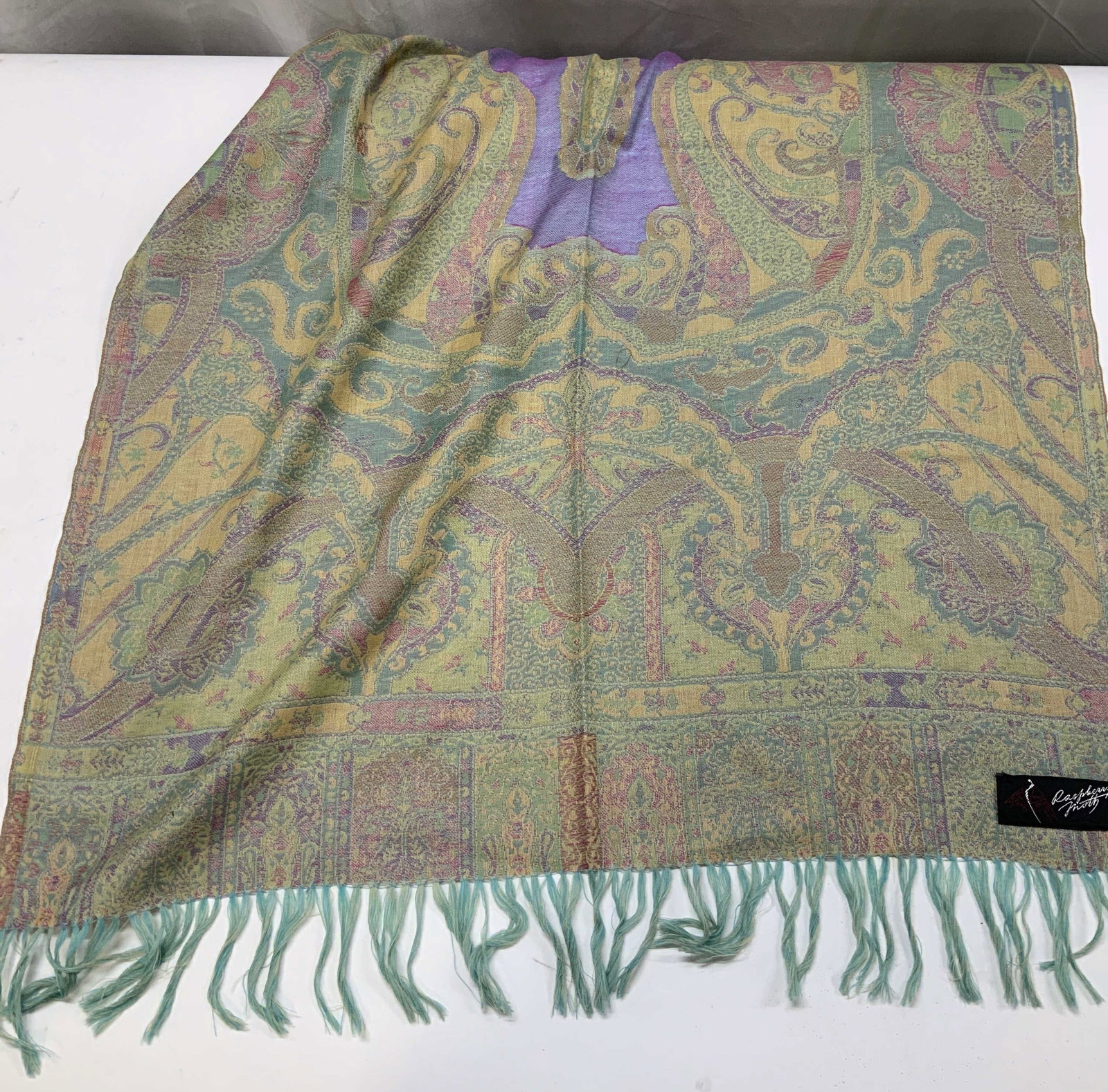 Vntg RASPBERRY MOTH wool paisley pashmina (1 of 6)