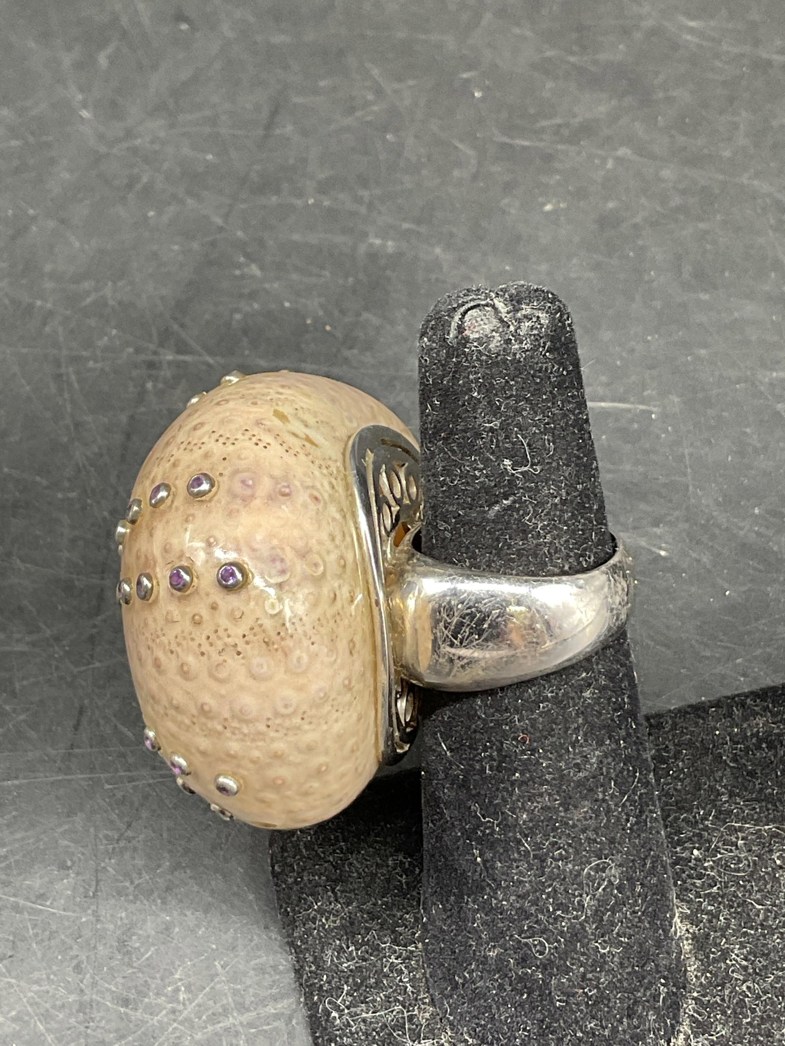 Vtg Sterling Silver Shell & Amethyst Ring - 2