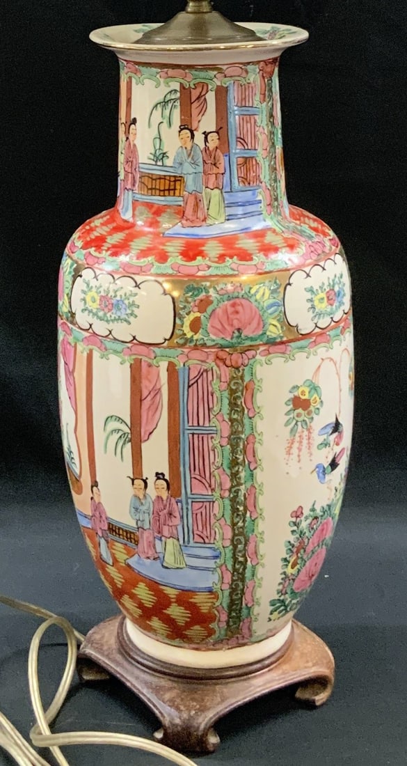 Vtg Rose Canton Porcelain Baluster Vase Lamp: Vintage rose canton or rose medallion Chinese export porcelain table lamp. Comes with white cloth shade, carved round footed base. Brass socket setup with on/off knob, metal bulb harp, attached power 