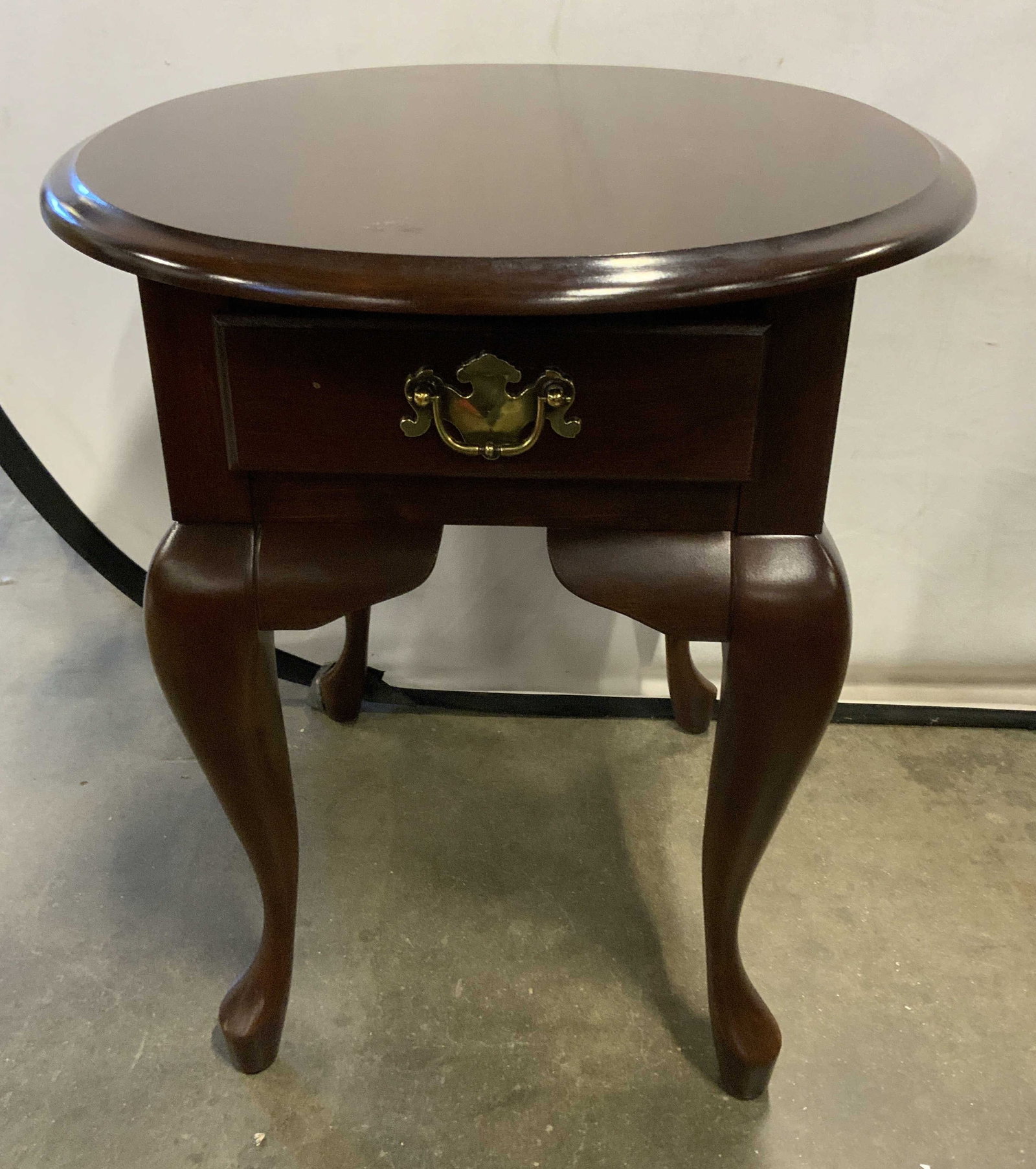 Leisters Hanover Heirlooms Solid Cherry End Table (1 of 7)