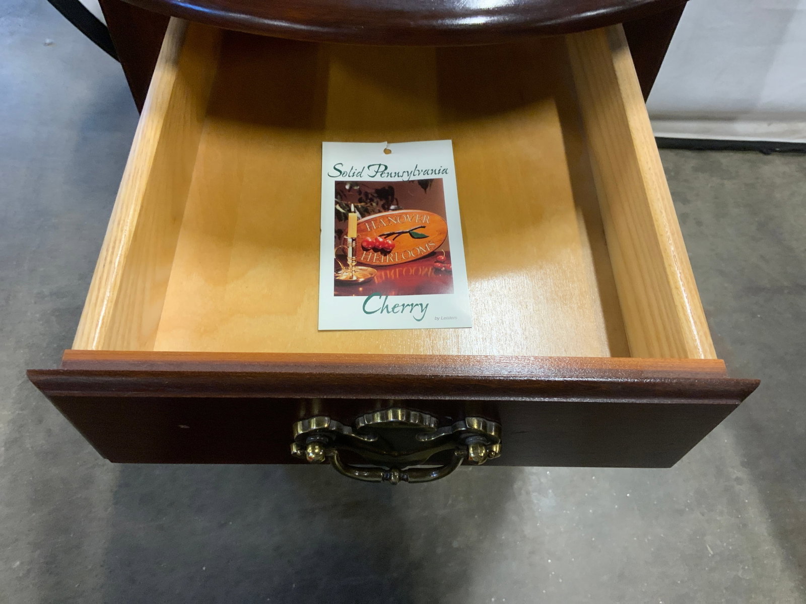 Leisters Hanover Heirlooms Solid Cherry End Table - 5