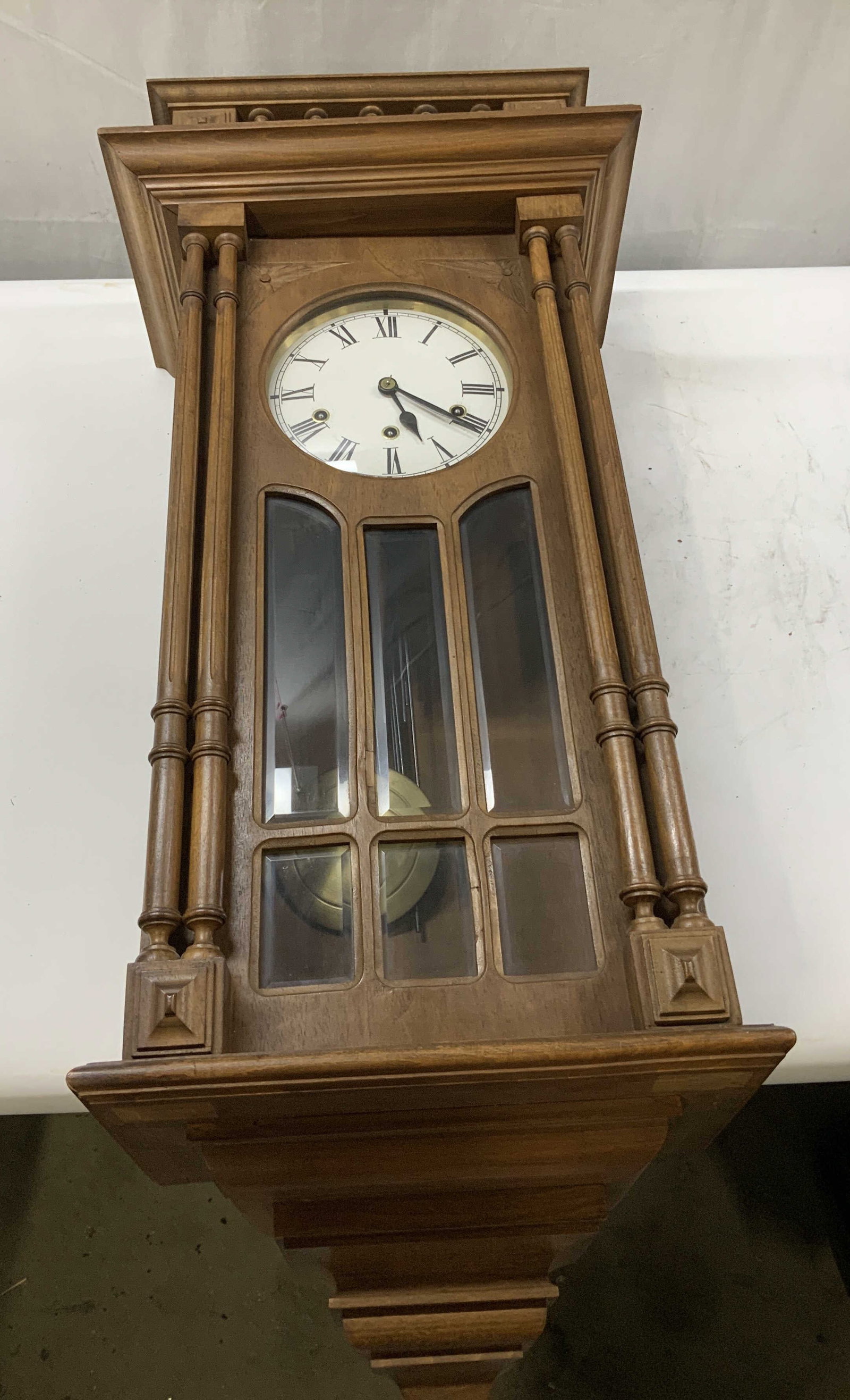 Vntg wooden wall chiming clock (1 of 7)