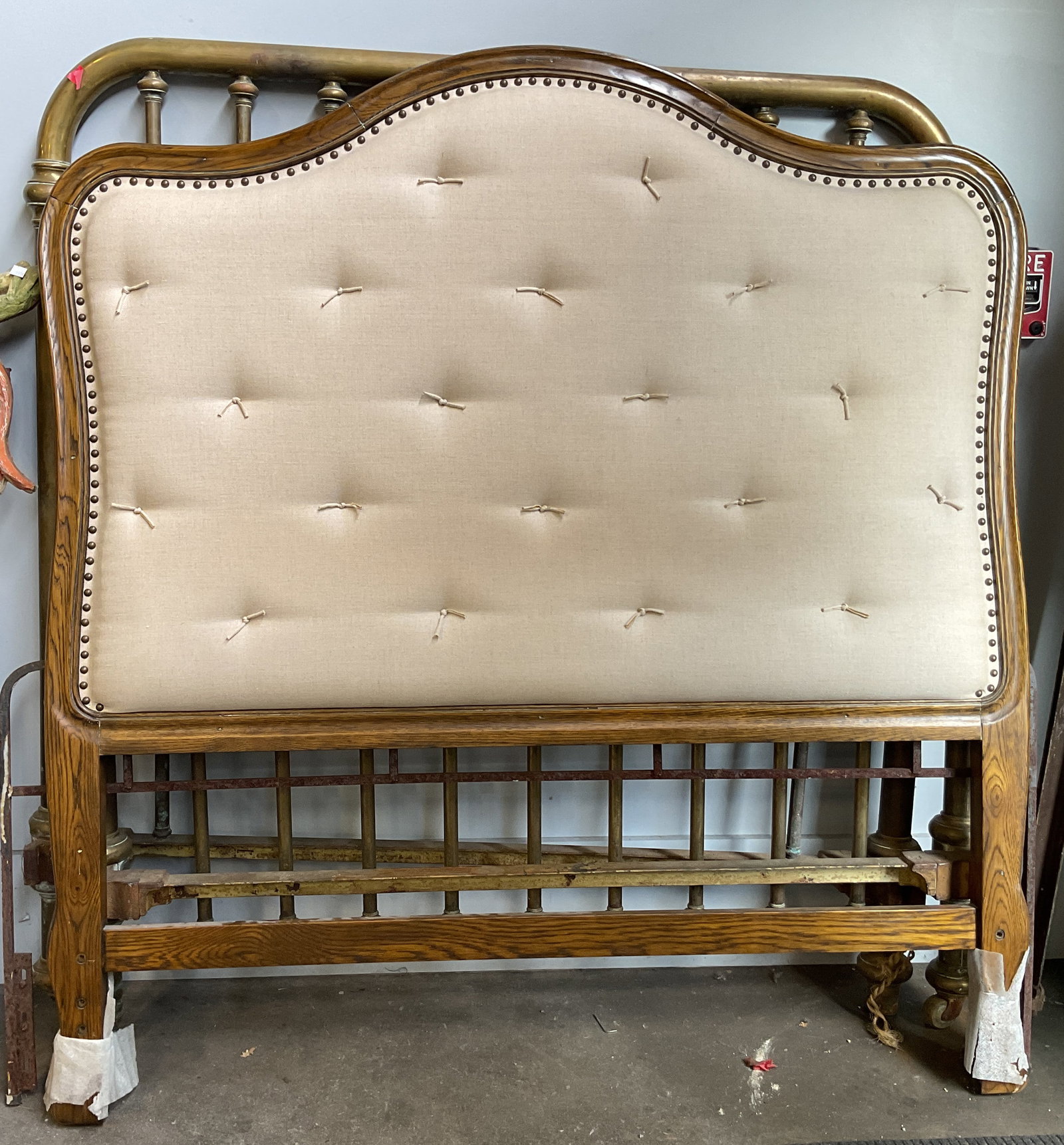 Wooden Button Tufted Upholstered Linen (1 of 11)