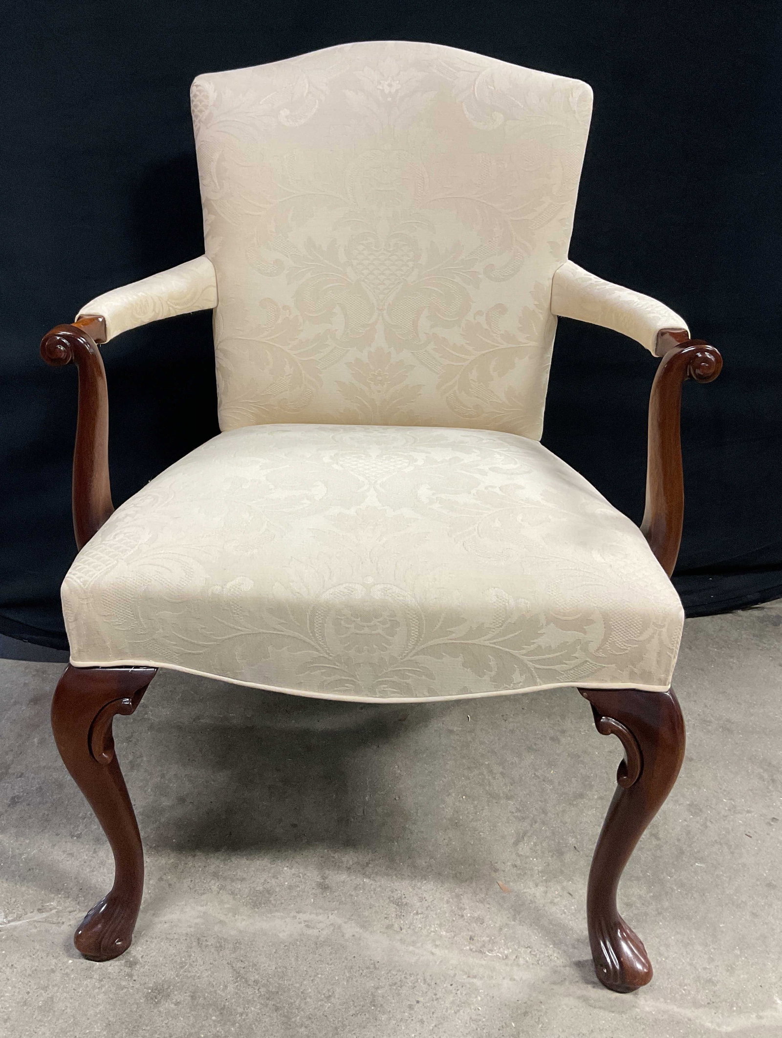 Hickory Chair Queen Anne Style Armchair: Hickory Chair Queen Anne style armchair. Marked on underside, as photographed here. Dark mahogany frame. Upholstered backrest and seat cushion. White damask pattern with floral and leaf motifs. Padded