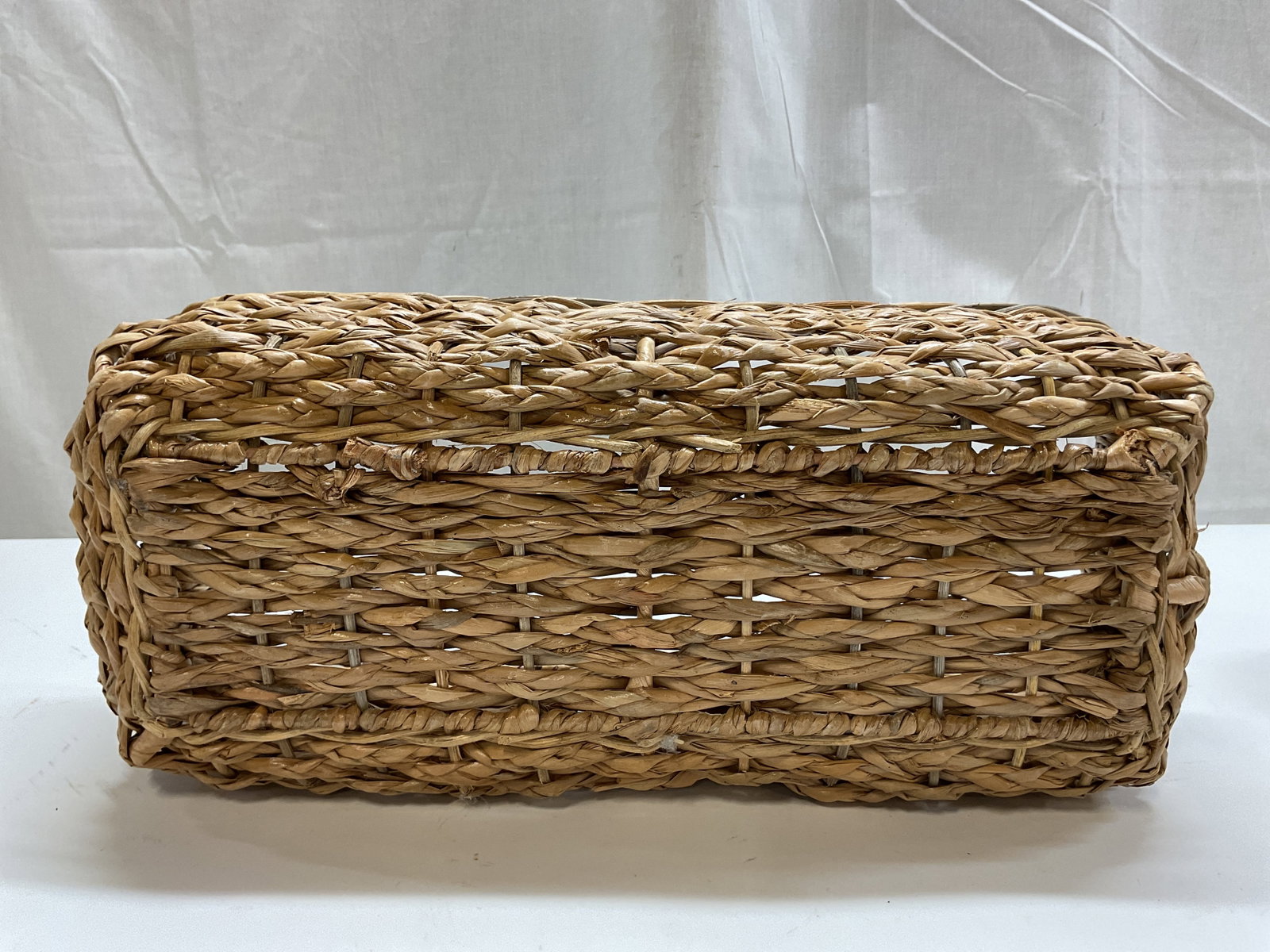 Vtg Rectangular Woven Basket W Decorative Apples - 8