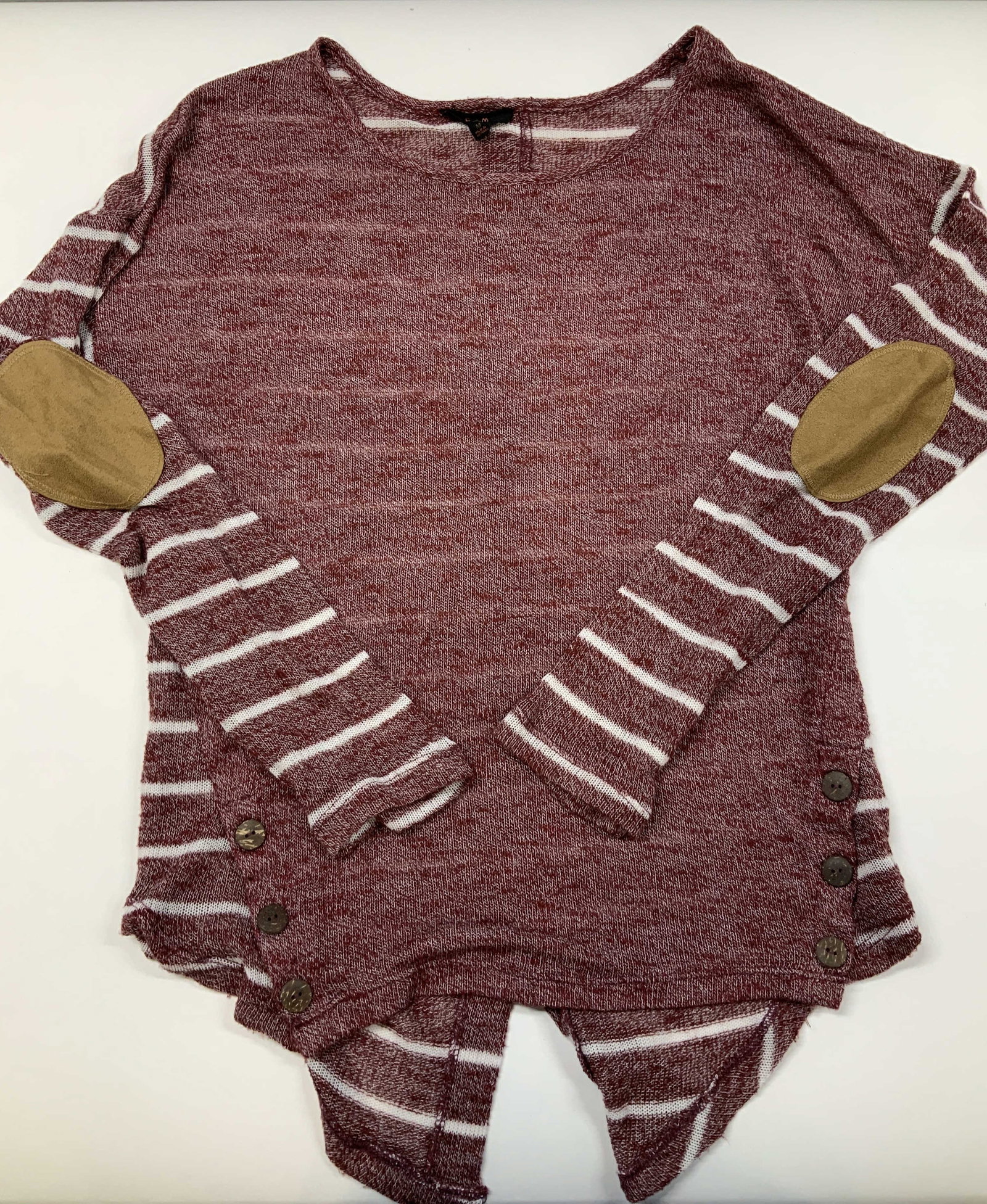 E Hanger M long sleeve knit top button details (1 of 7)