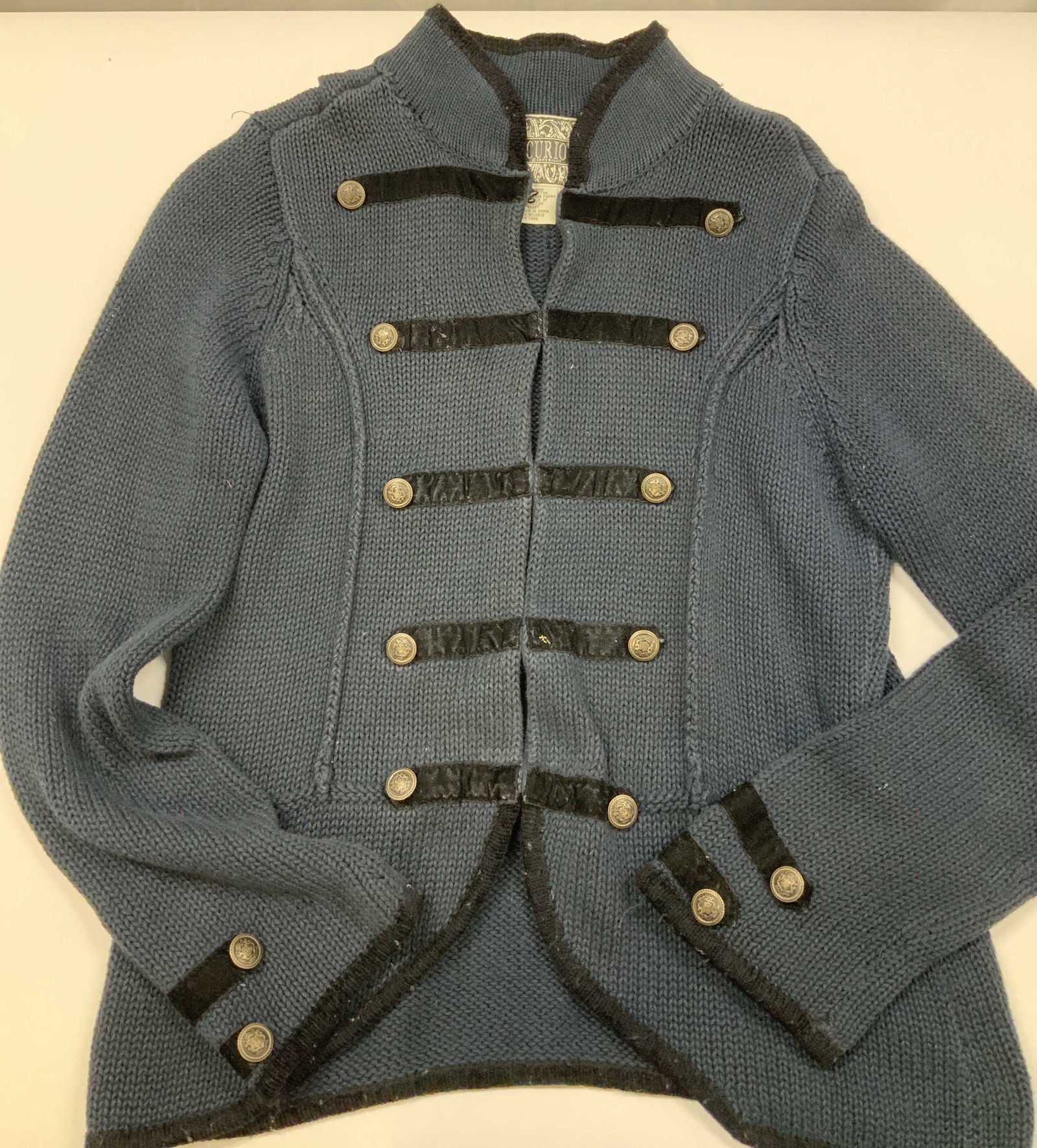 Vntg Curio sweater jacket button details (1 of 7)