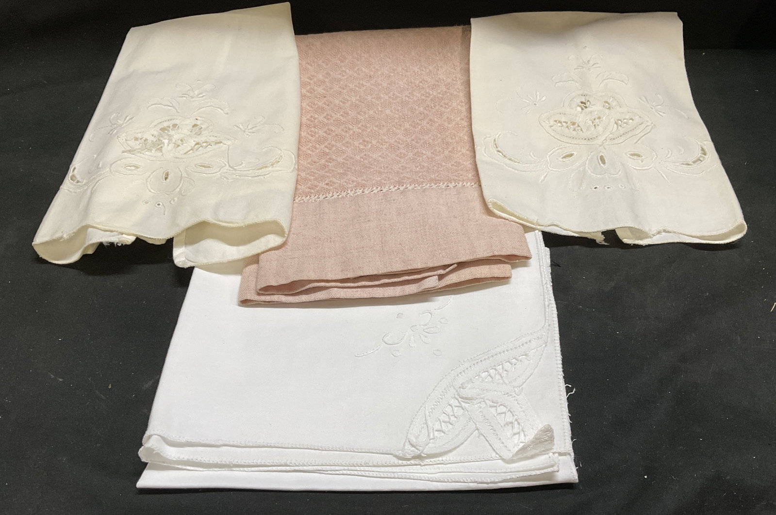 Lt5 VINTAGE Embroidered Lace Tea Towels (1 of 10)