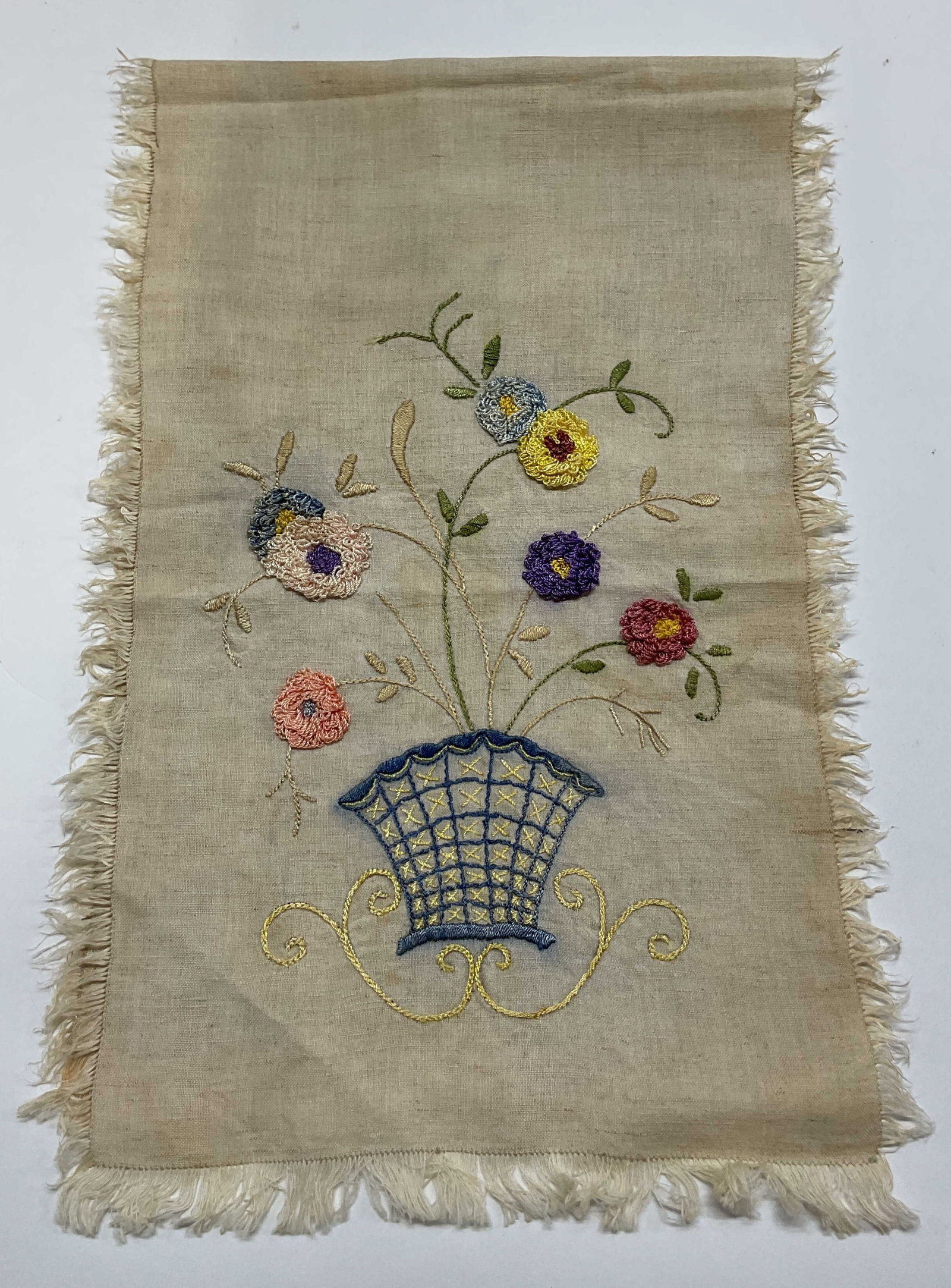 Vtg Cream Embroidered Fringed Linen Table Runner (1 of 7)