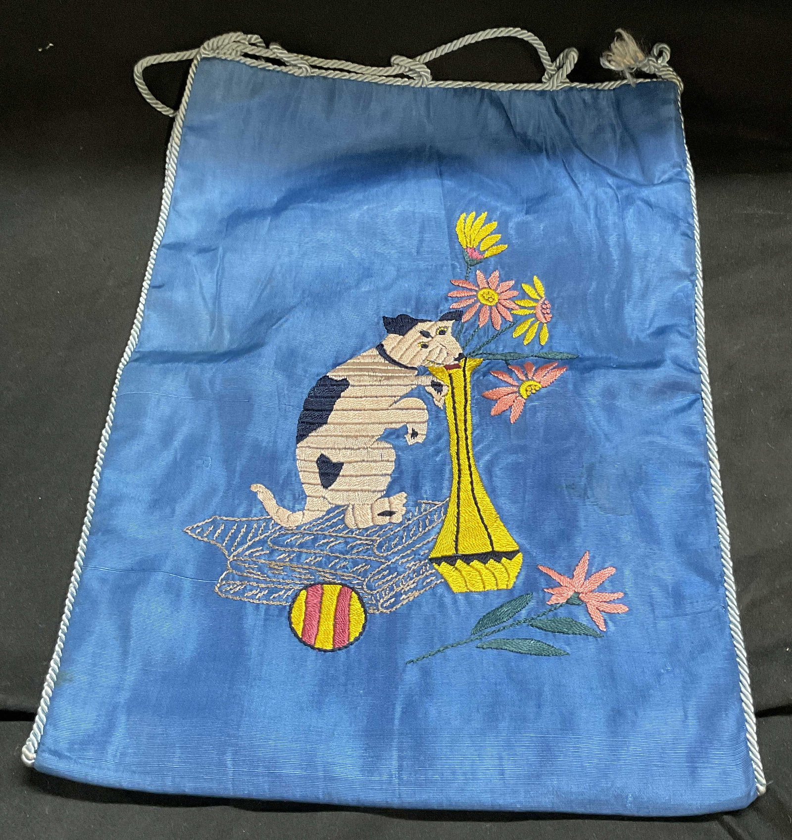 VTG Embroidered Whimsical Dog Pillow Cover (1 of 6)