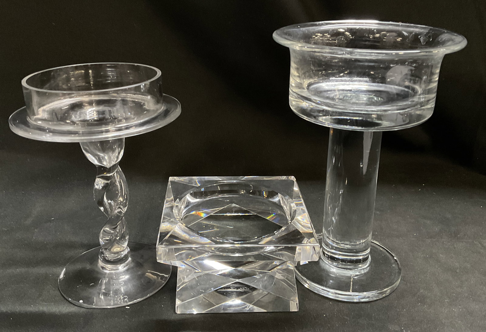 Lt3 Sgnd Oleg Cassini Optical Crys+ Candlesticks (1 of 6)