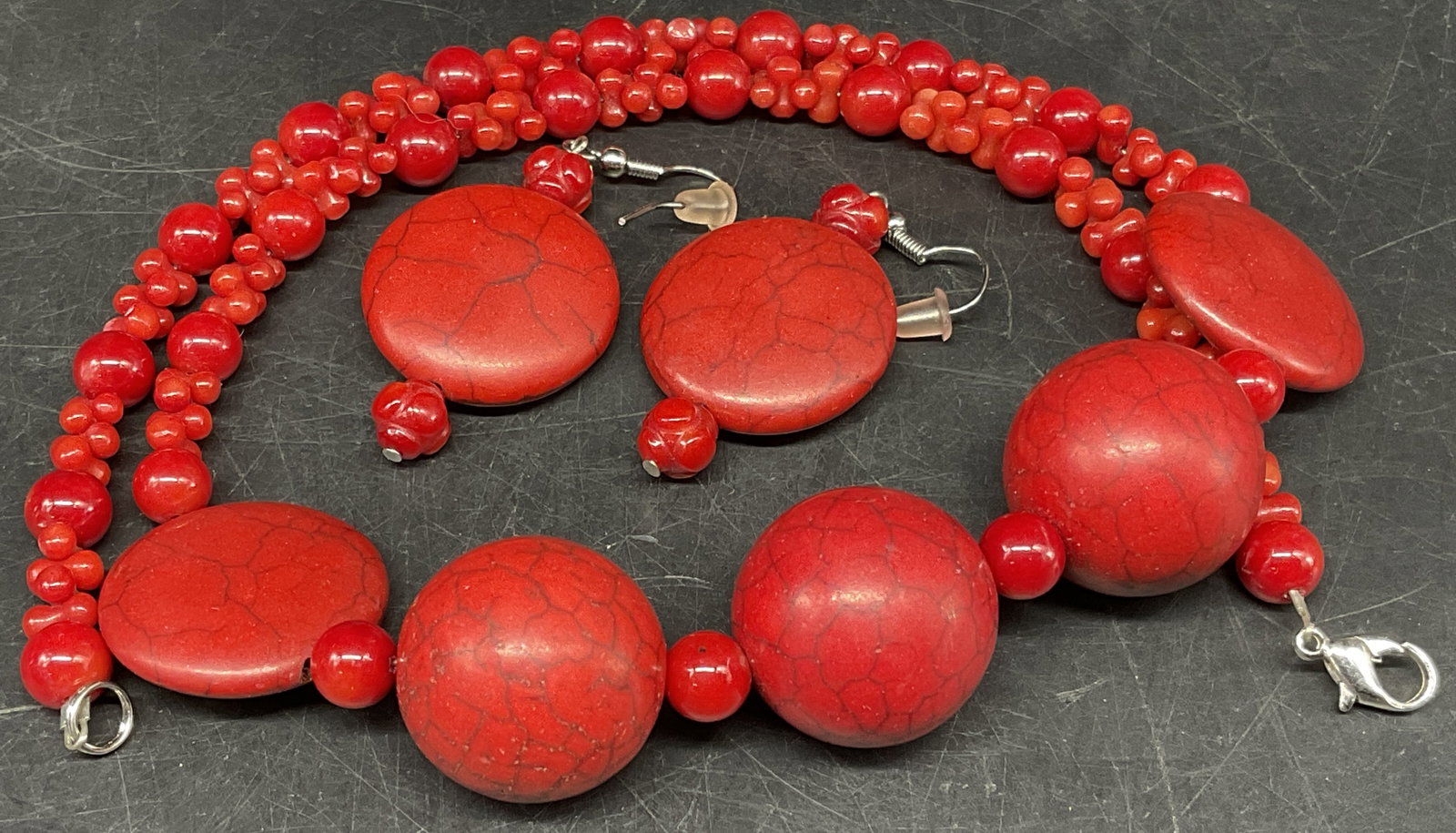 Vtg Red Stone-Sty Beaded Necklace & Earrings (1 of 7)