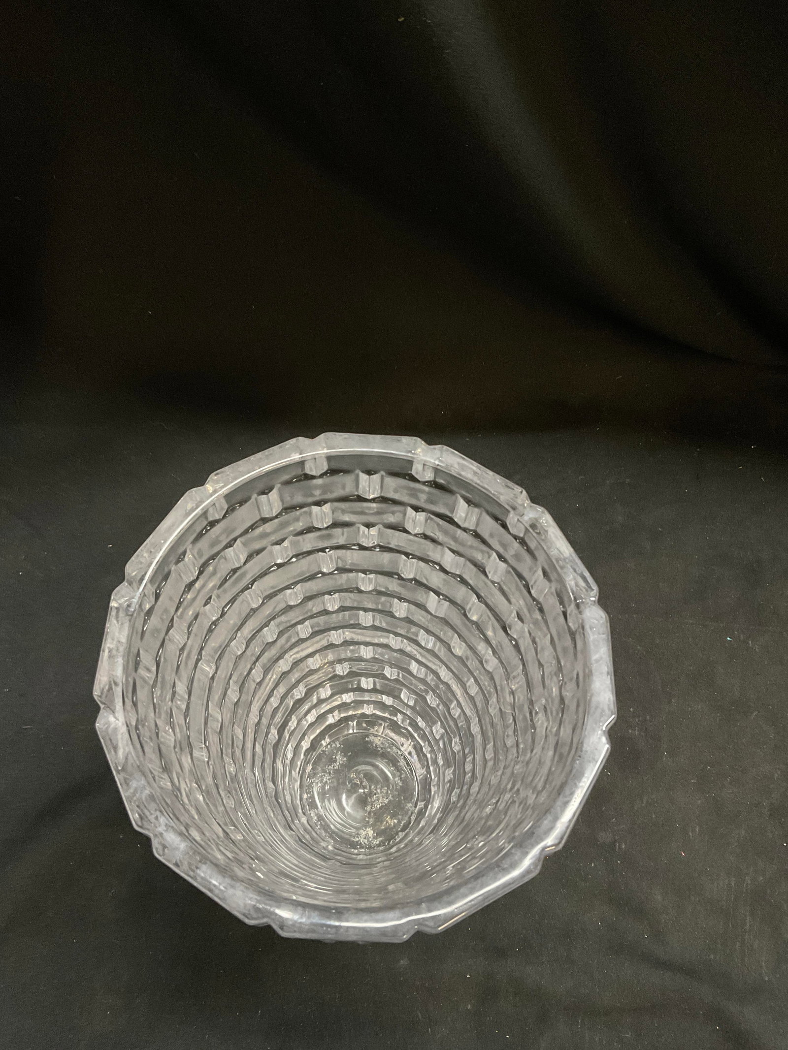 Heavy Crystal Block Pattern Vase - 2