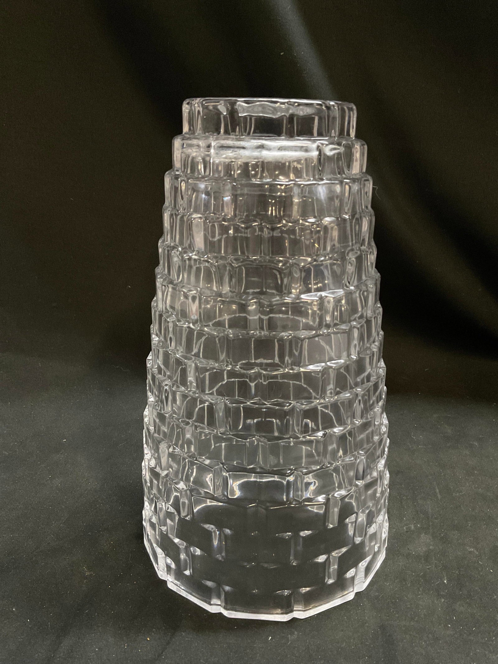 Heavy Crystal Block Pattern Vase - 4